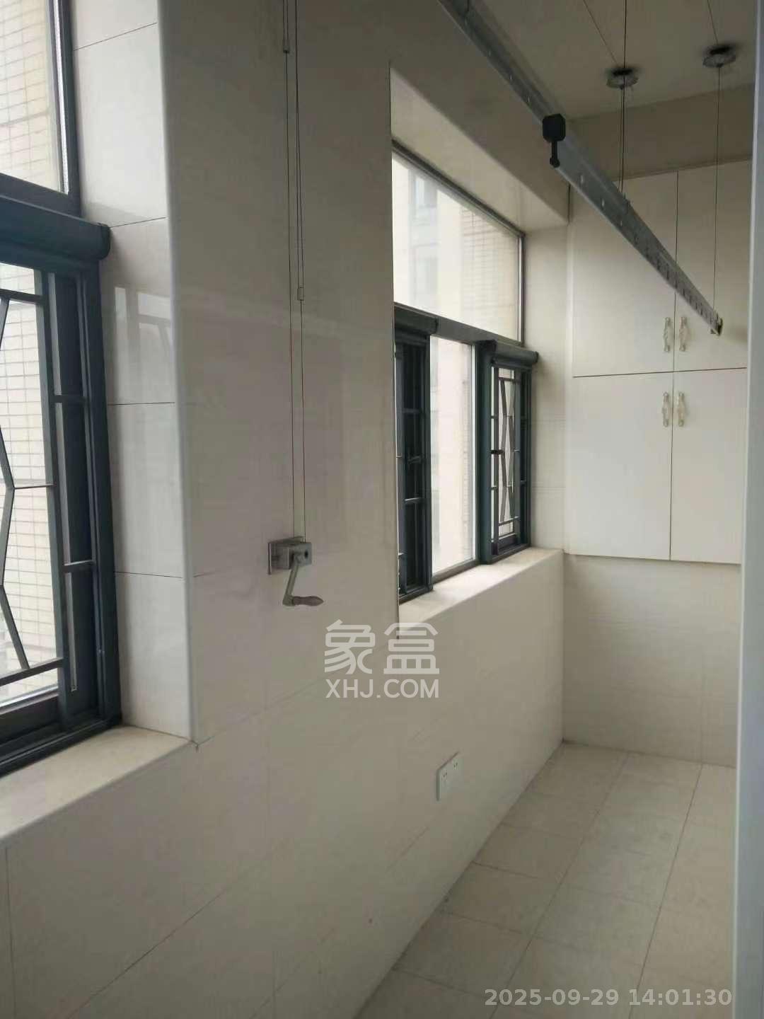 中房瑞致国际  3室2厅1卫   3200.00元/月