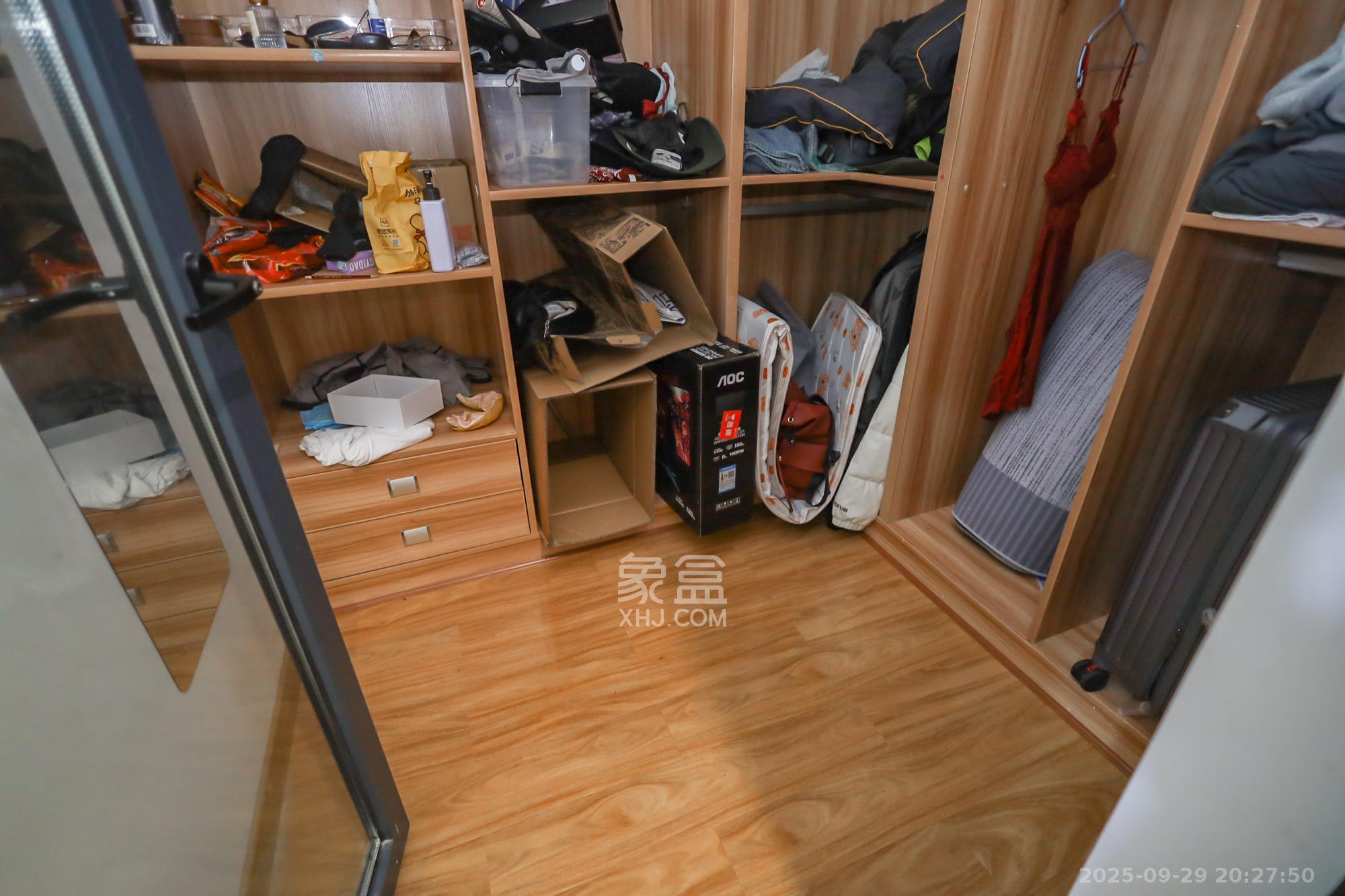 奥克斯广场 3室2厅1卫 92.0万 奥克斯广场 3室2厅1卫 92.0万其他