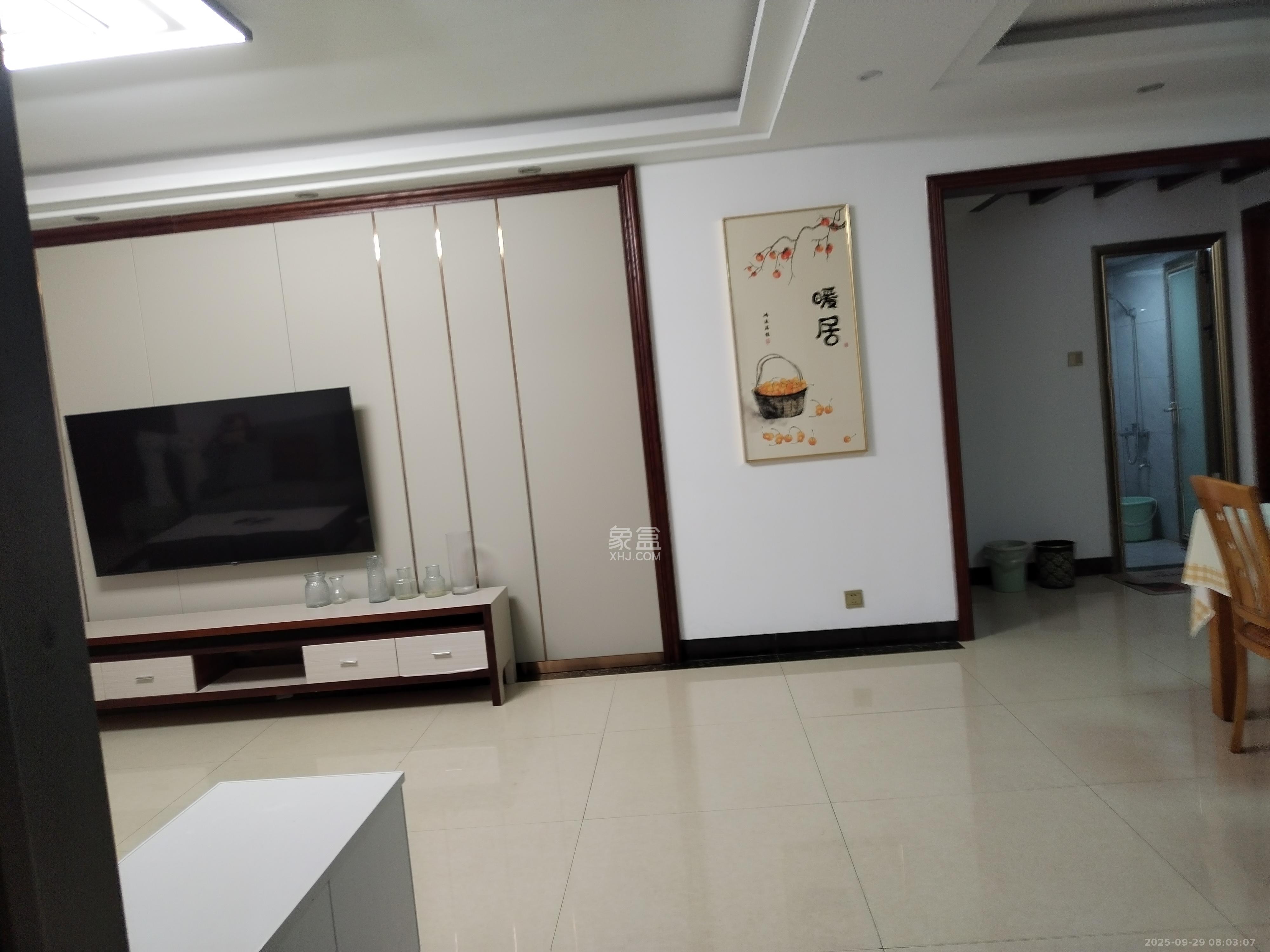 三江花中城  3室2厅1卫   2900.00元/月室内图