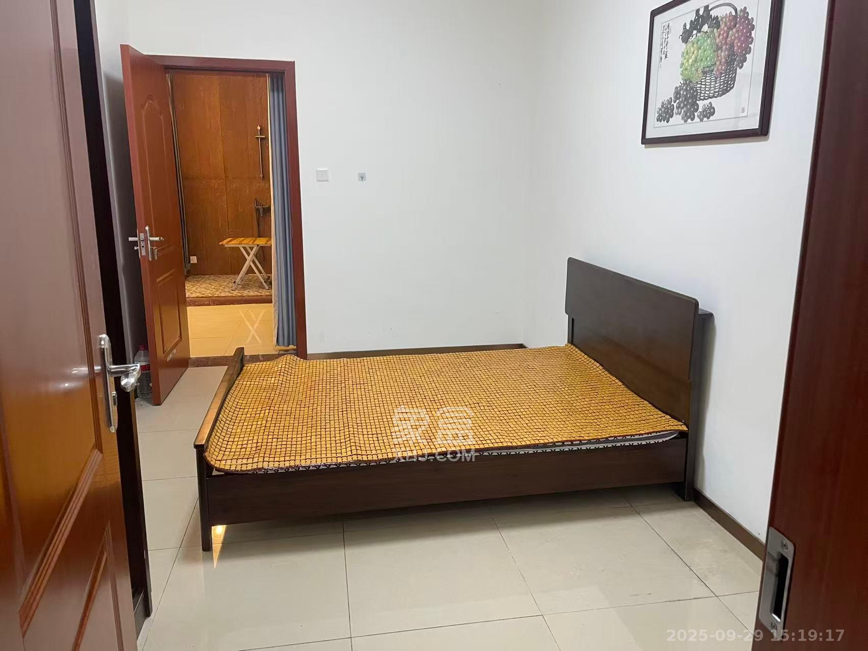 金科园 1室2厅1卫 2000.0元/月 金科园 1室2厅1卫 2000.0元/月室内图