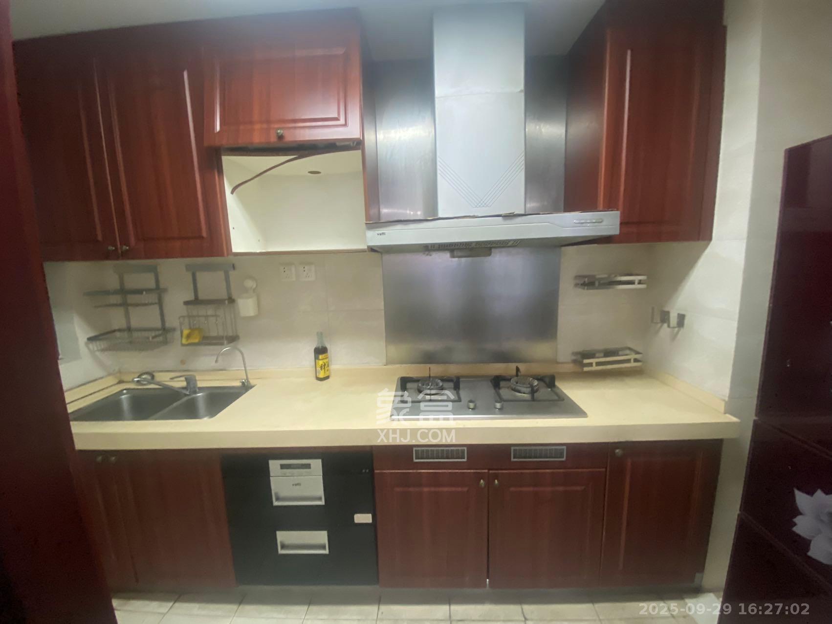 恒大雅苑 2室2厅1卫 2300.0元/月 恒大雅苑 2室2厅1卫 2300.0元/月室内图