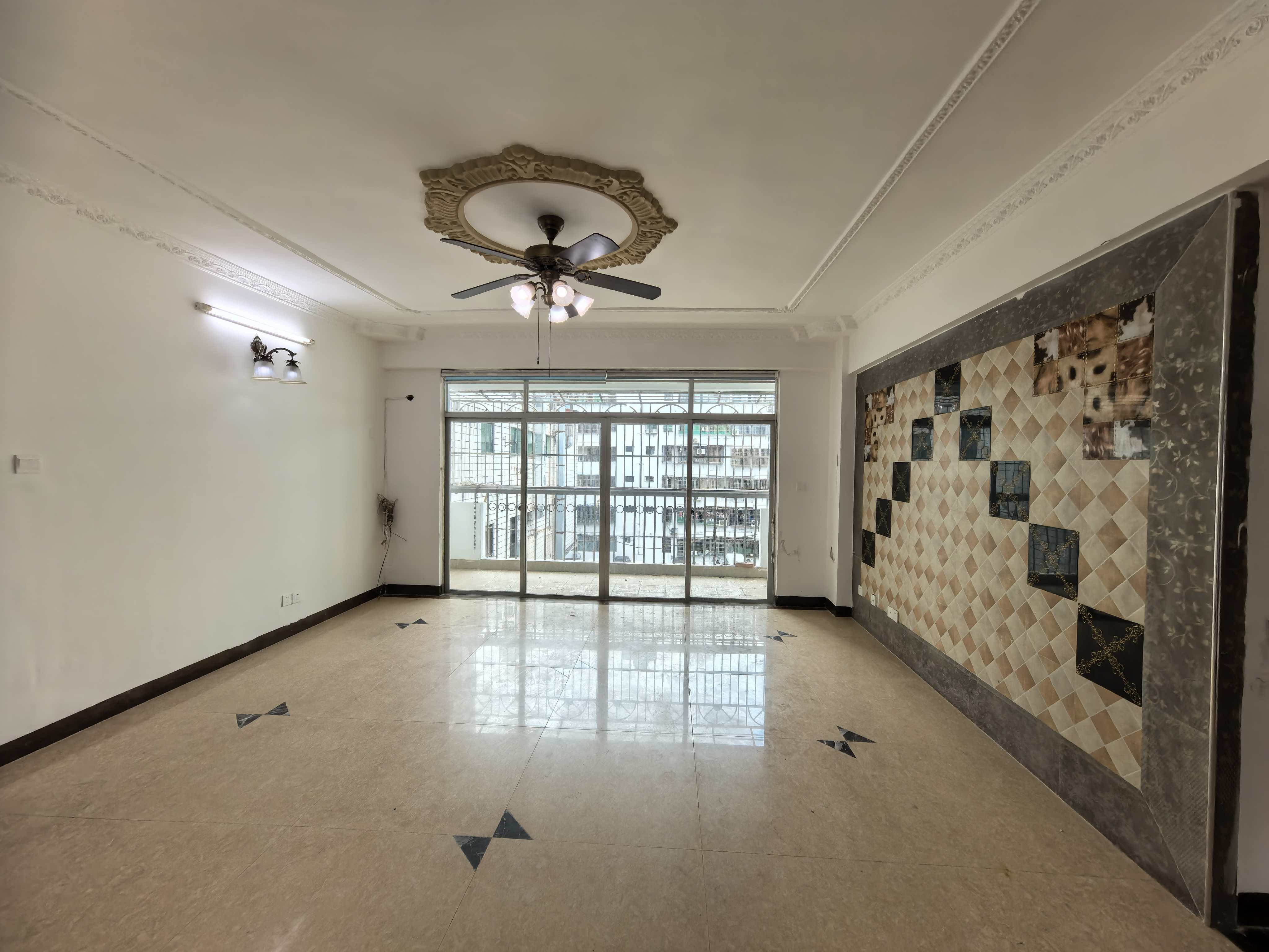 社科大院 3室2厅2卫 2500.0元/月 社科大院 3室2厅2卫 2500.0元/月室内图