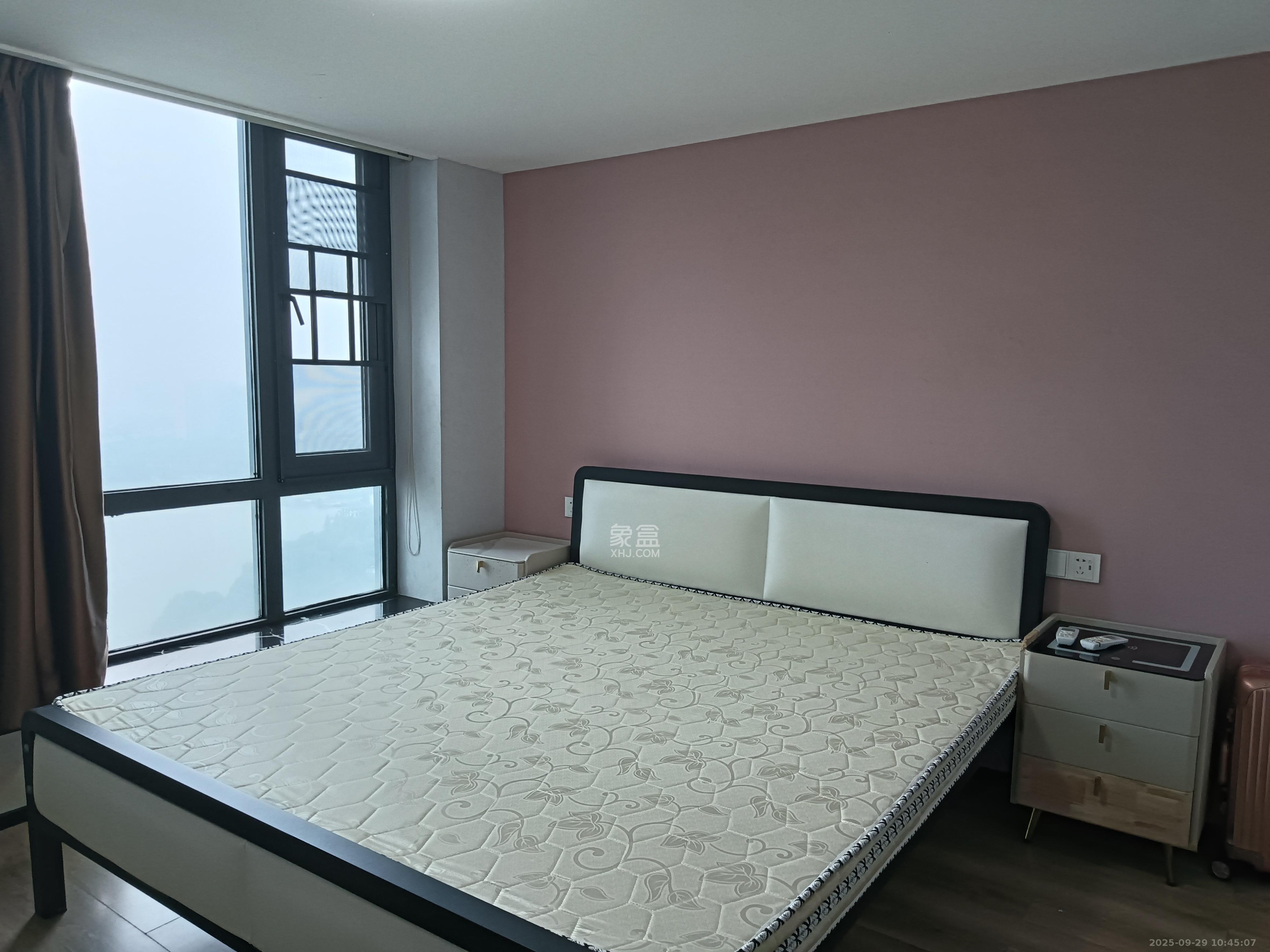 藏珑湖上公馆  3室2厅2卫    5800.0元/月室内图