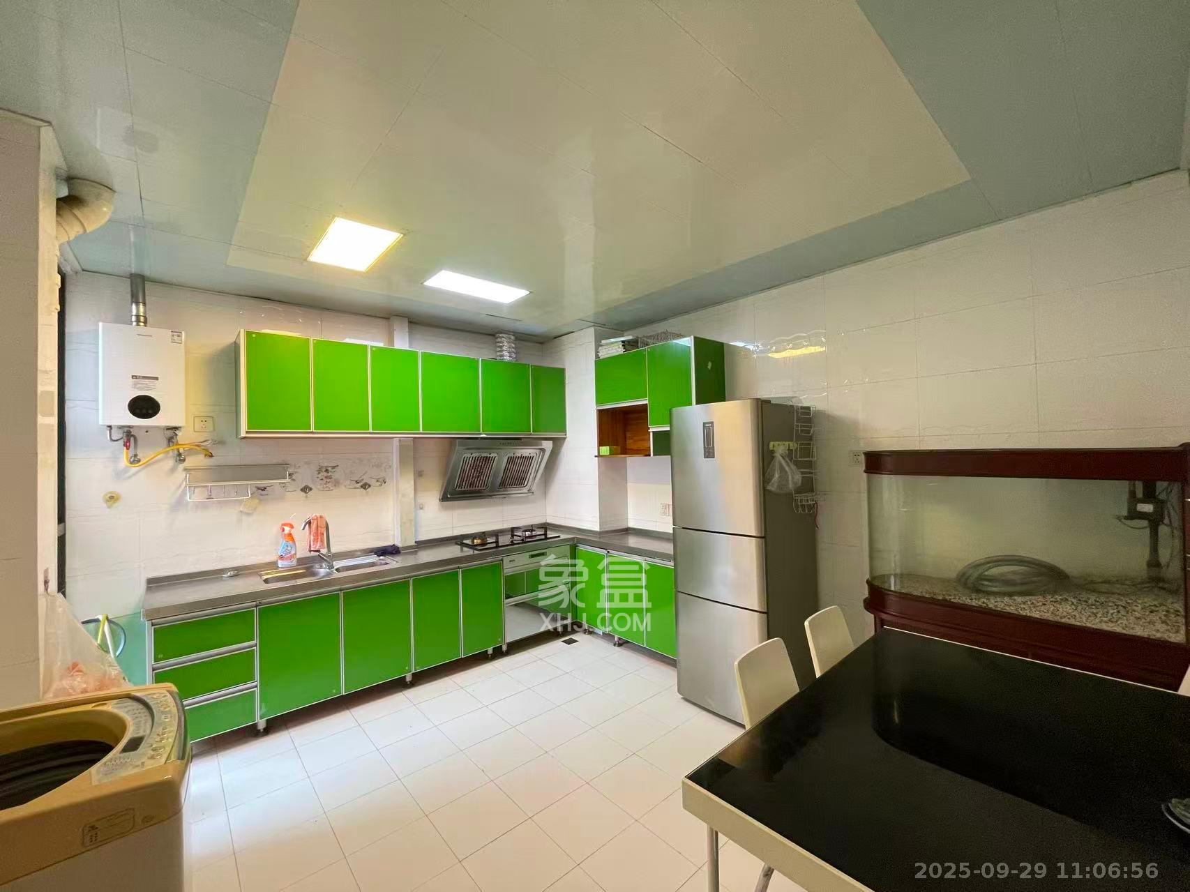 天城尚品  2室2厅1卫    1800.0元/月室内图