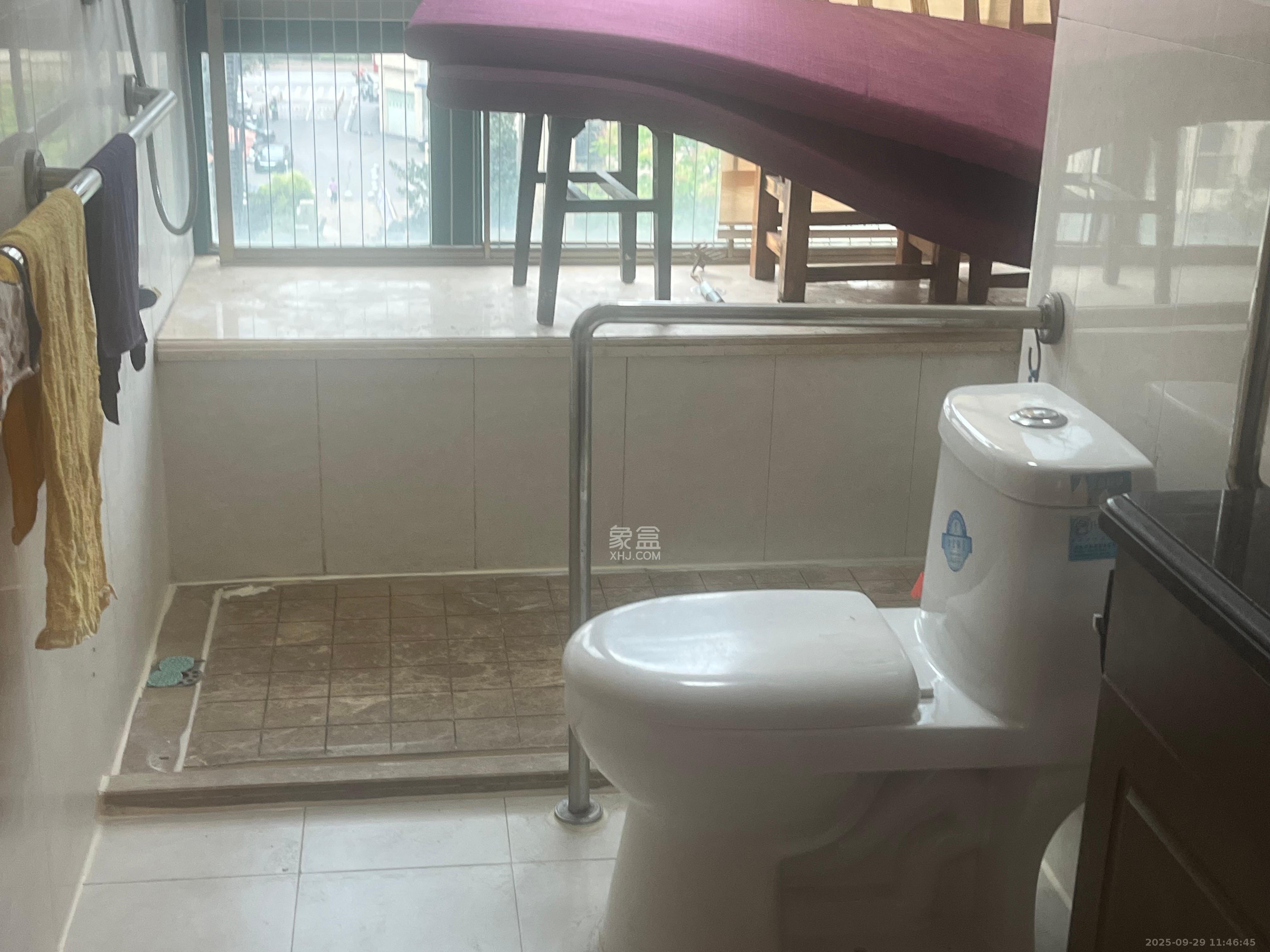 恒大城 3室2厅2卫 2200.0元/月 恒大城 3室2厅2卫 2200.0元/月室内图