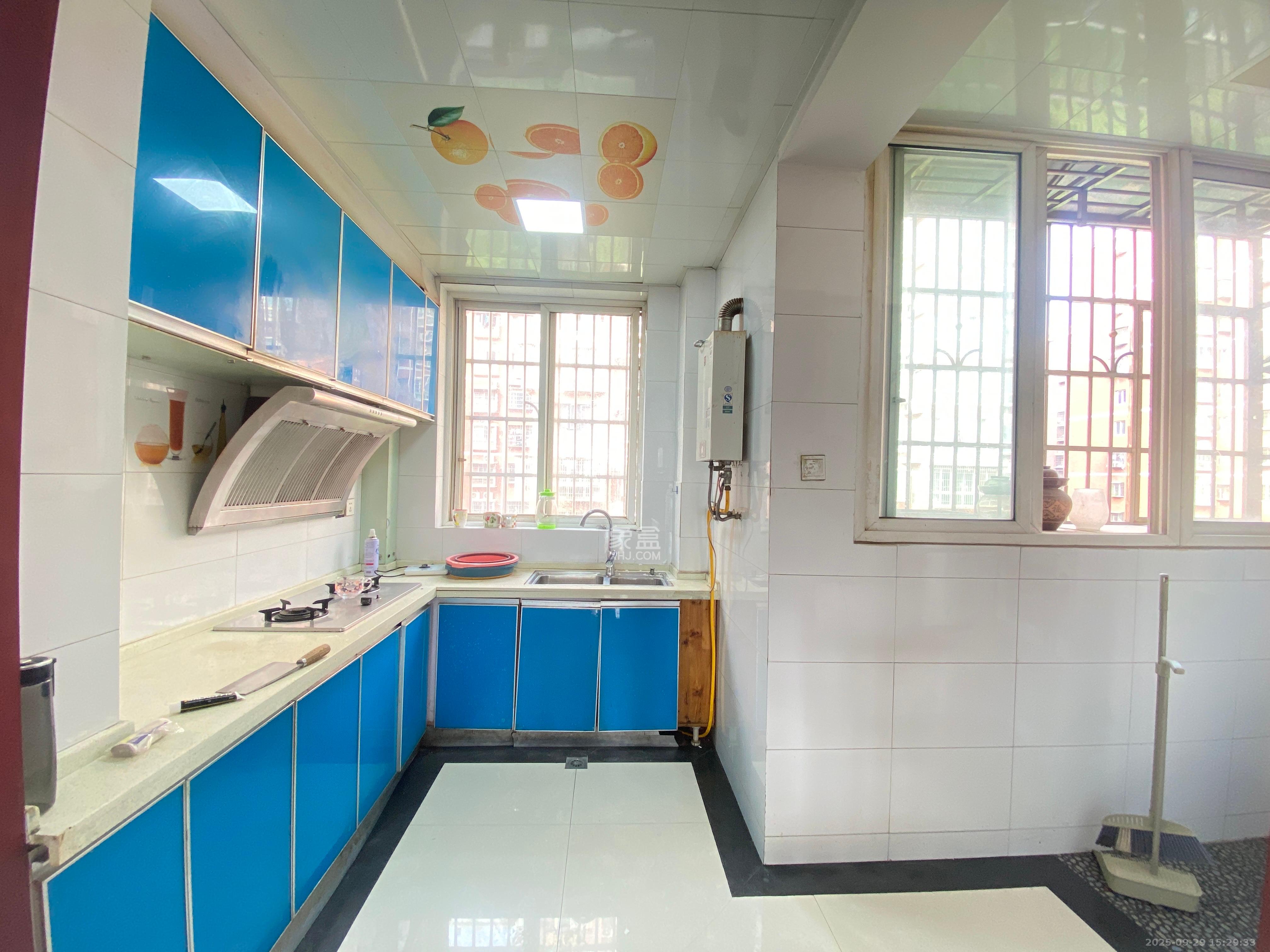 东城名苑 3室2厅2卫 1600.0元/月 东城名苑 3室2厅2卫 1600.0元/月室内图