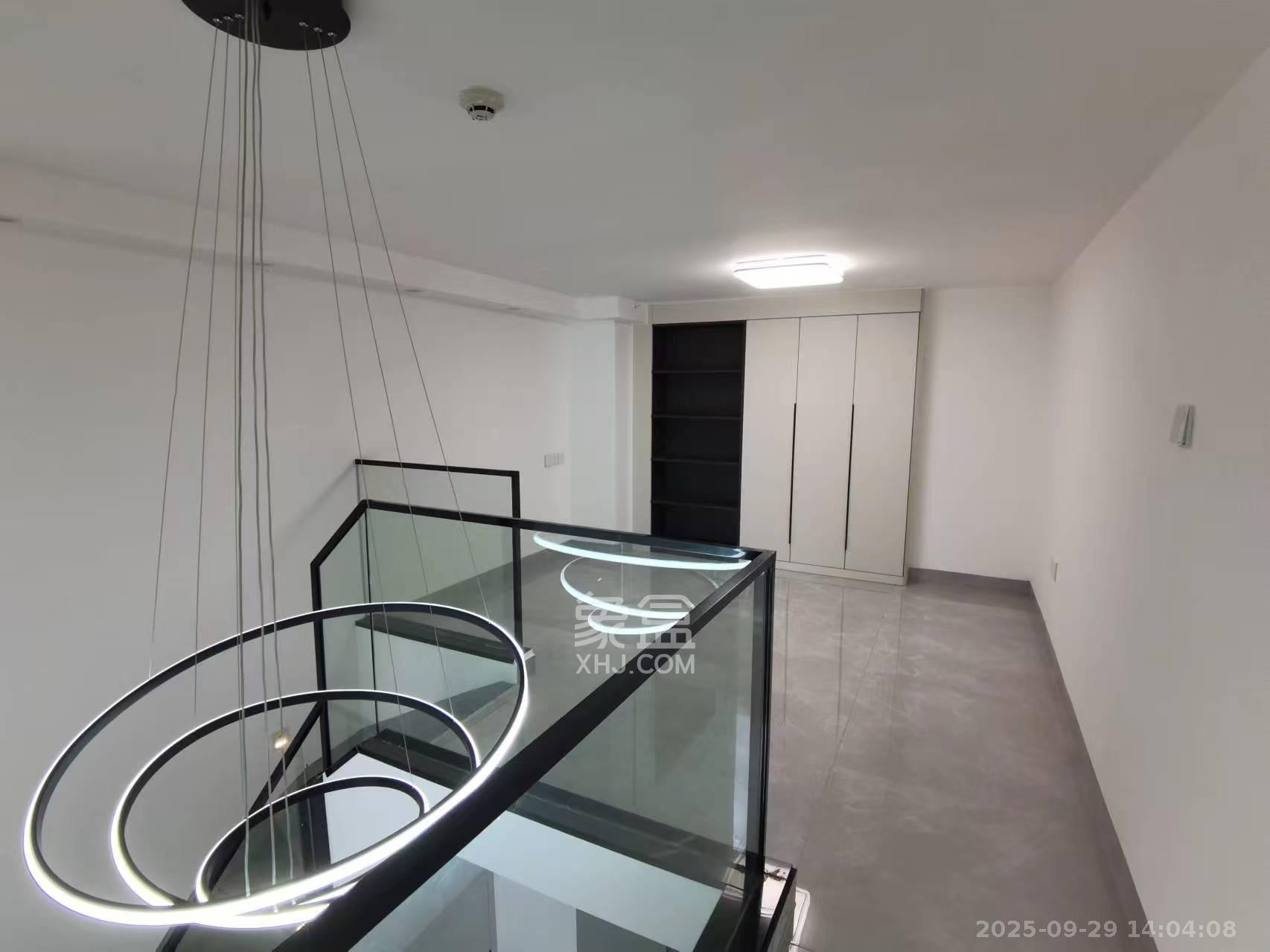 时代MOMA云PARK 2室1厅1卫 2400.0元/月 时代MOMA云PARK 2室1厅1卫 2400.0元/月室内图