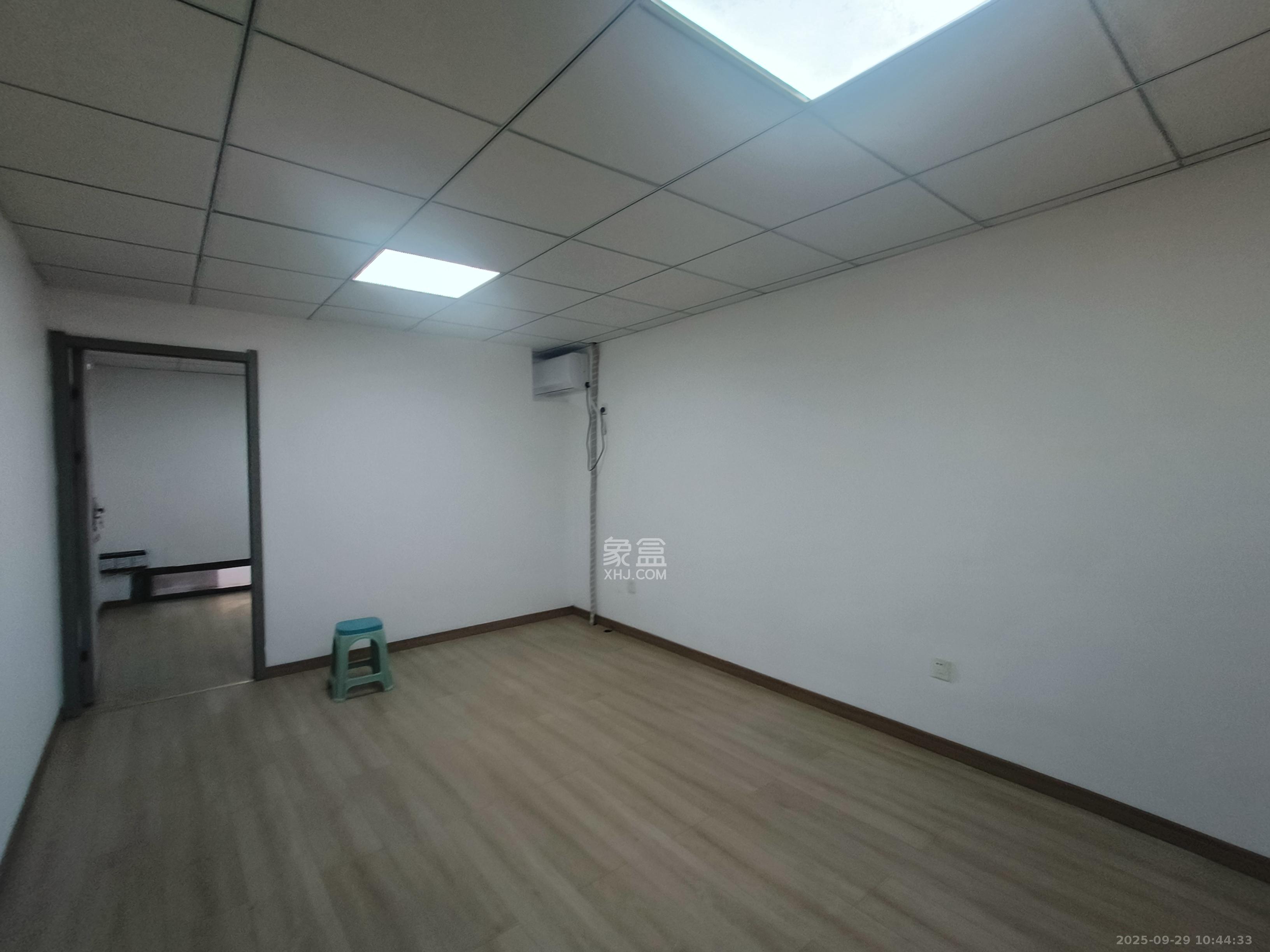 达美D6区   86.0㎡      2500.0元/月室内图