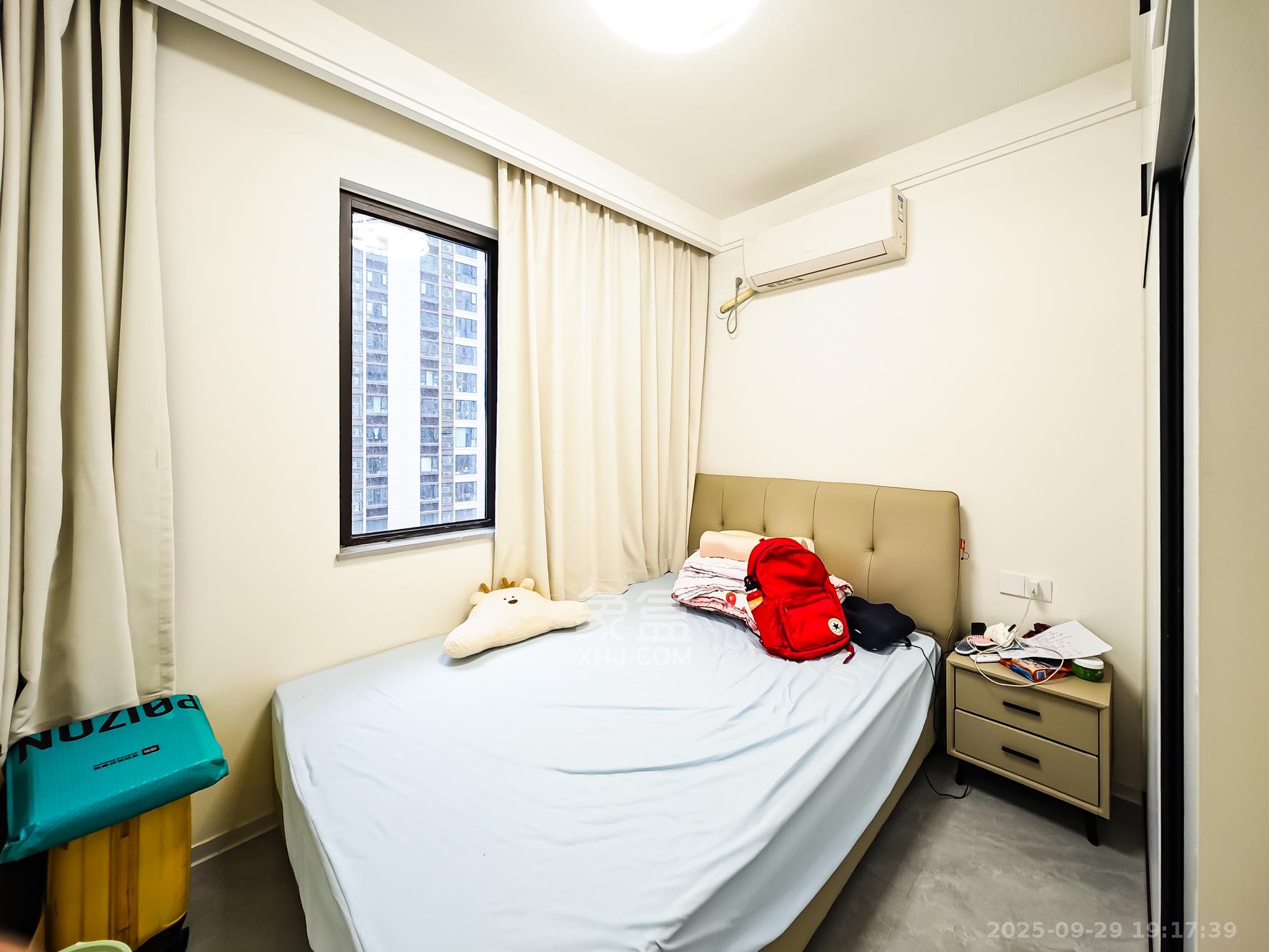 恒基旭辉湖山赋 3室2厅2卫 136.0万 恒基旭辉湖山赋 3室2厅2卫 136.0万卧室