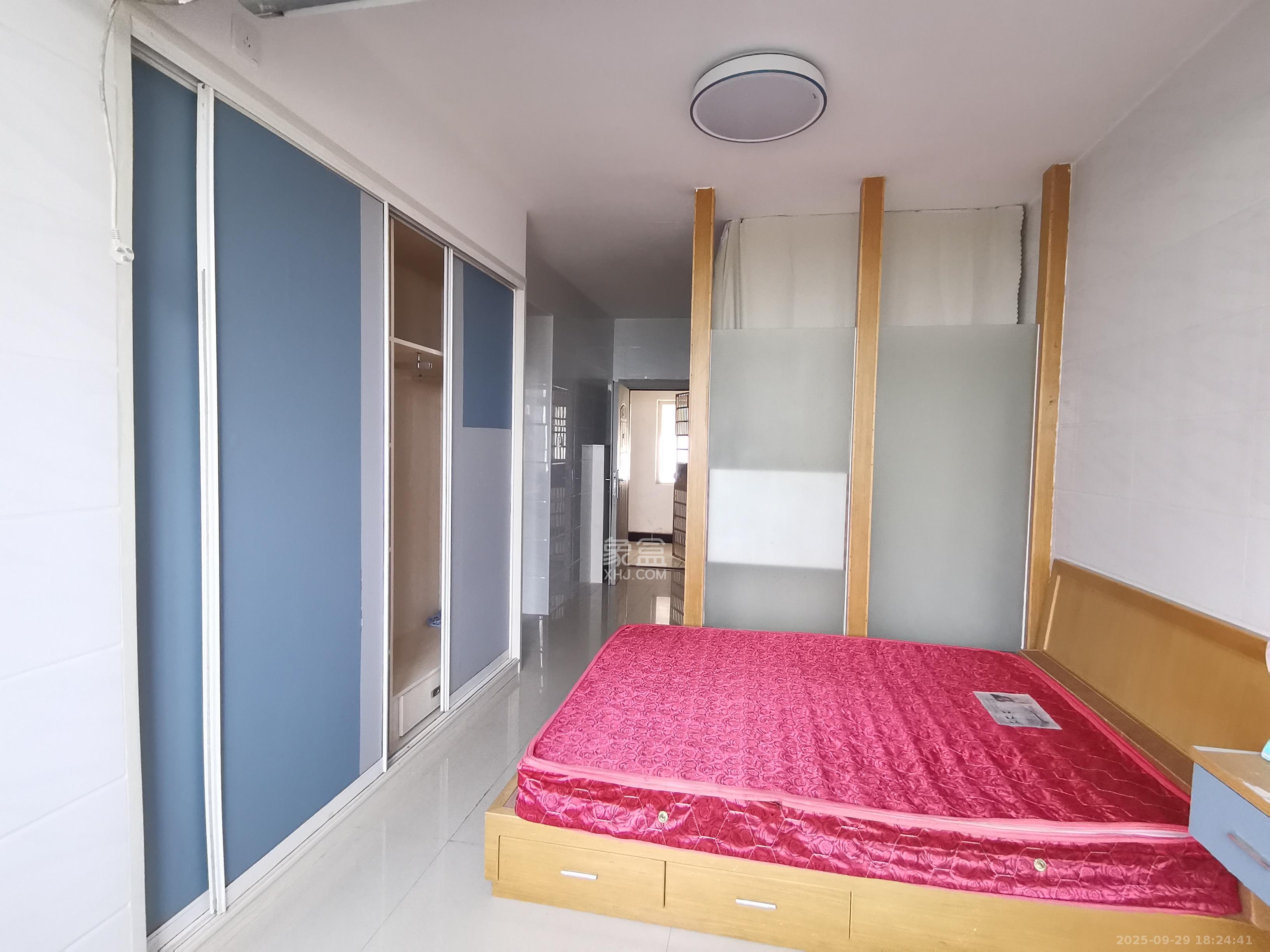 金碧文华 1室1厅1卫 1600.0元/月 金碧文华 1室1厅1卫 1600.0元/月室内图