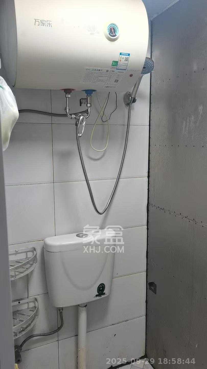 星城新宇川河苑 1室1厅1卫 900.0元/月 星城新宇川河苑 1室1厅1卫 900.0元/月室内图