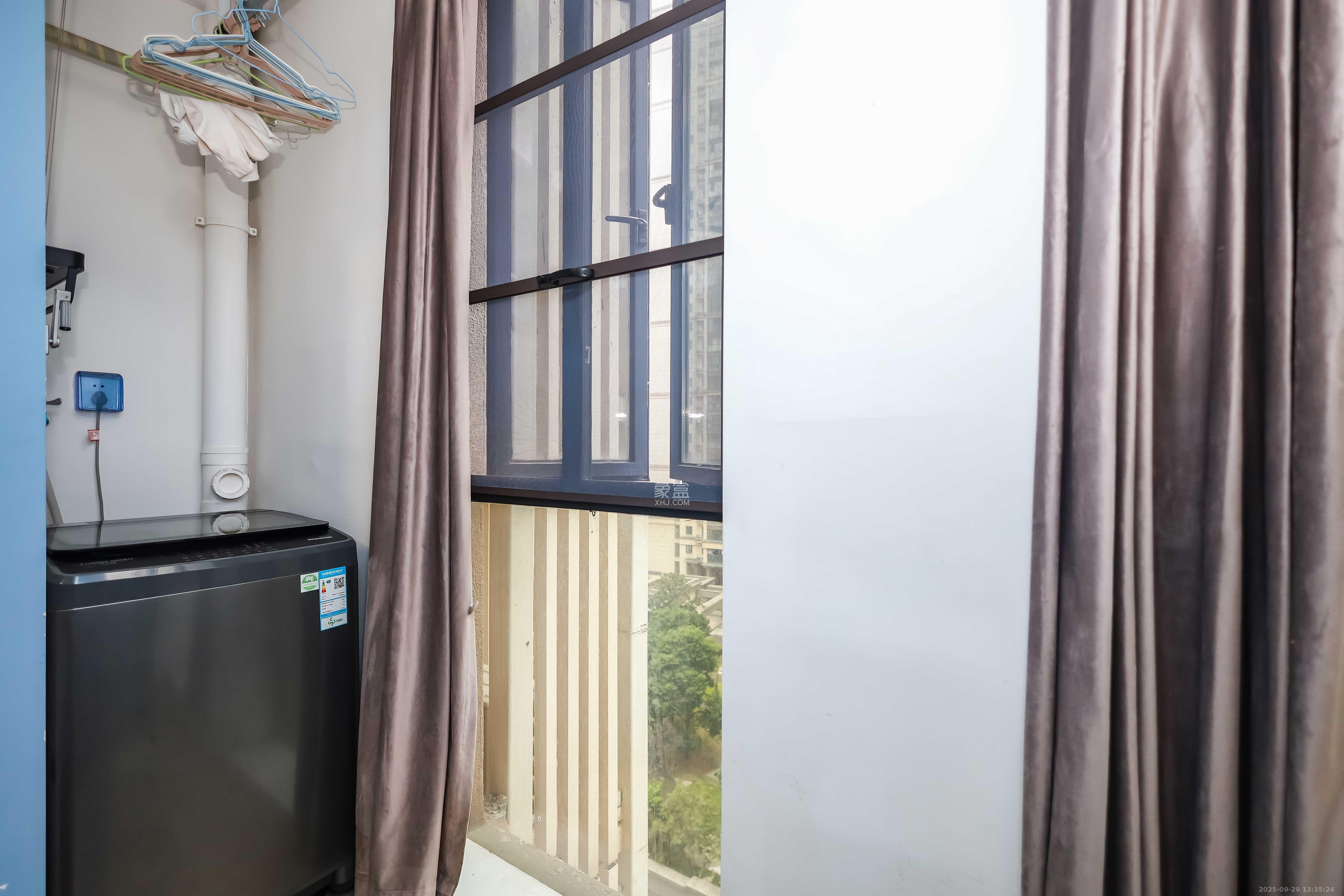 荣泰广场  1室1厅1卫    20.0万阳台