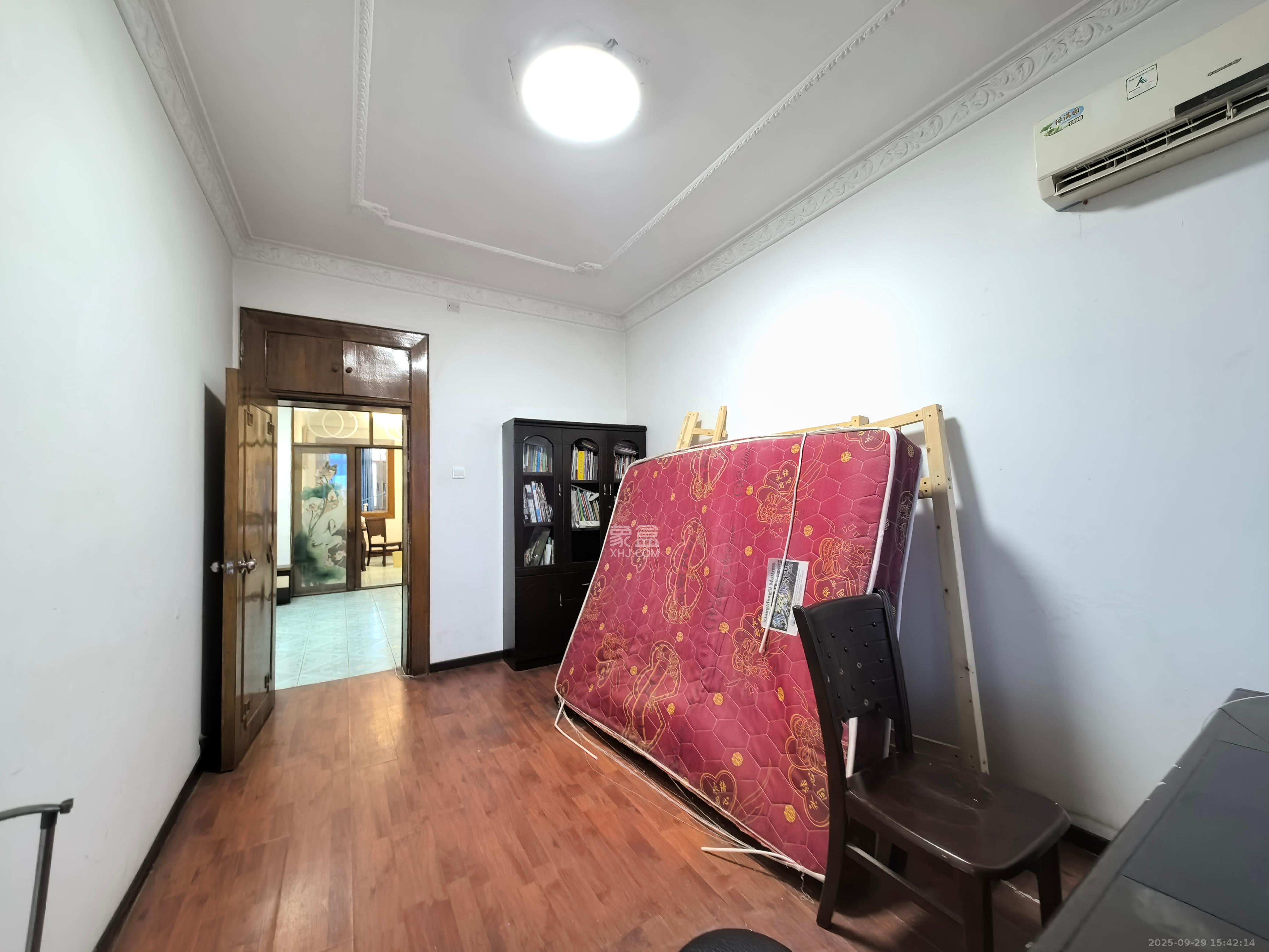 法院宿舍（德雅路61号/93号）  3室2厅1卫    1600.0元/月室内图