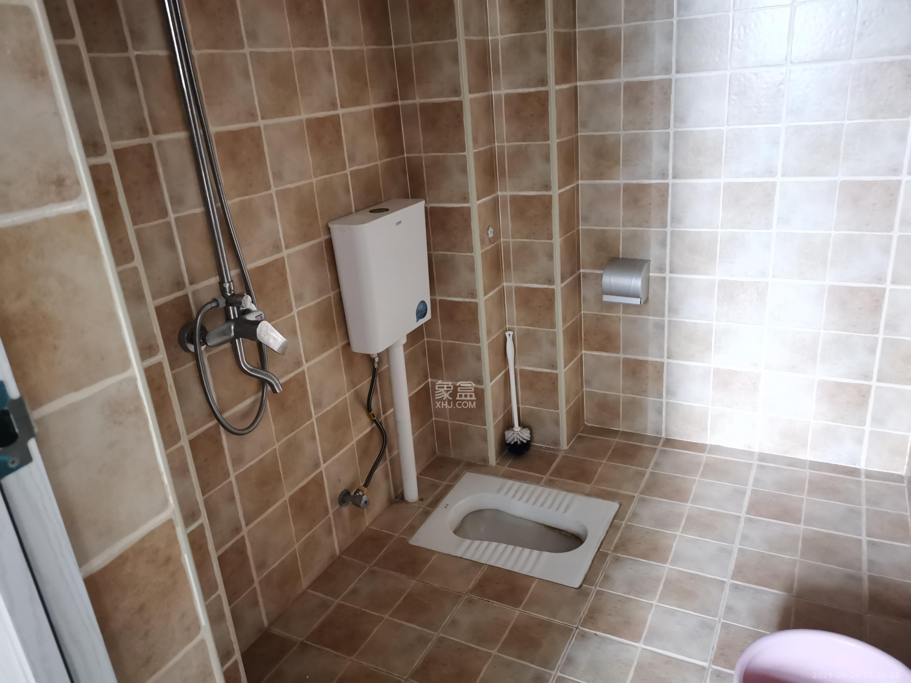 金碧文华 1室1厅1卫 1600.0元/月 金碧文华 1室1厅1卫 1600.0元/月室内图