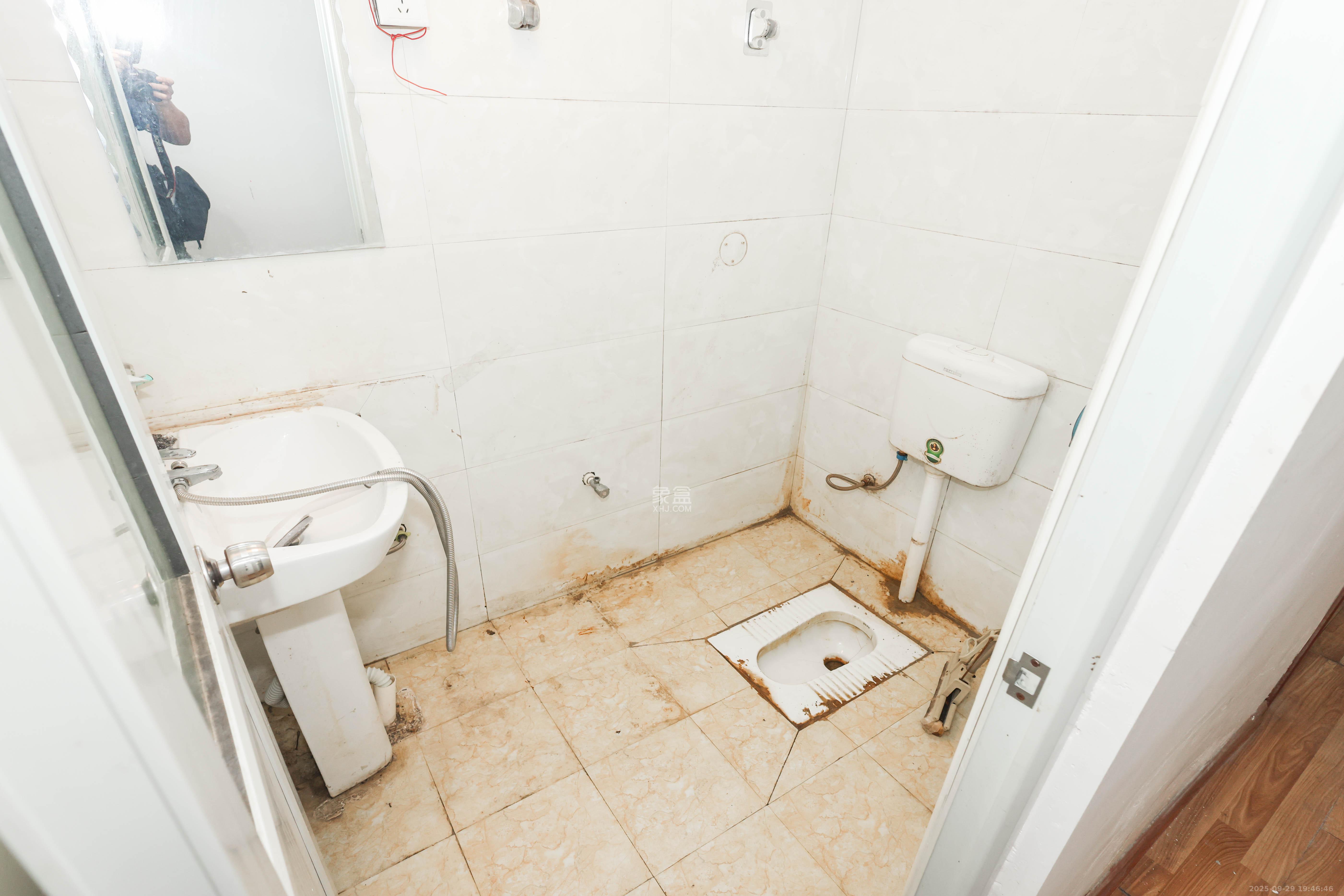 天元涉外景园B区 3室2厅2卫 78.0万 天元涉外景园B区 3室2厅2卫 78.0万卫生间