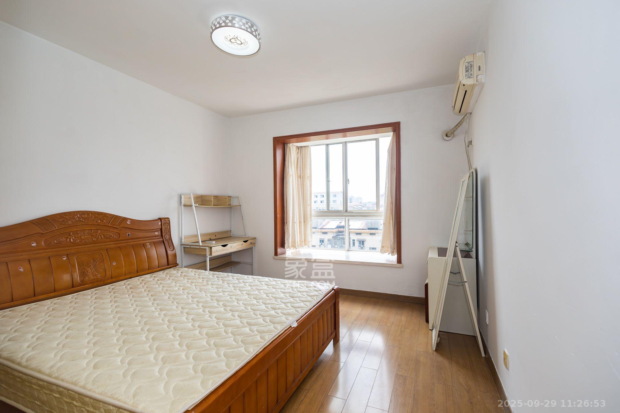 晶华美地 2室2厅1卫 1600.0元/月 晶华美地 2室2厅1卫 1600.0元/月室内图