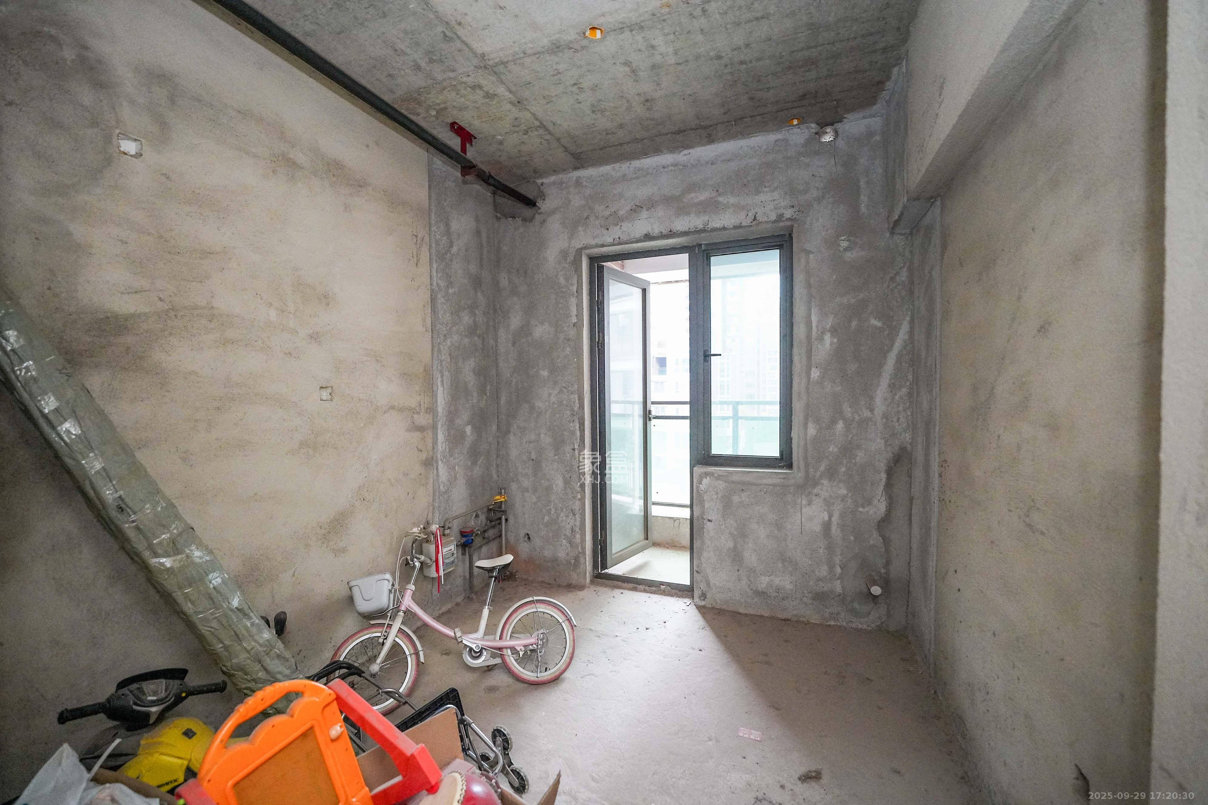 海伦堡爱ME城市  6室3厅3卫    228.0万其他