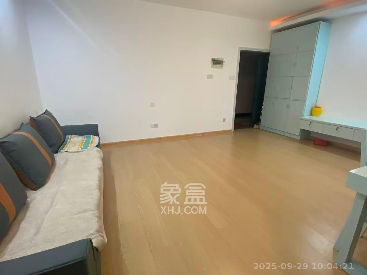 芙蓉蓉苑  2室1厅1卫    2600.0元/月 芙蓉蓉苑  2室1厅1卫    2600.0元/月室内图