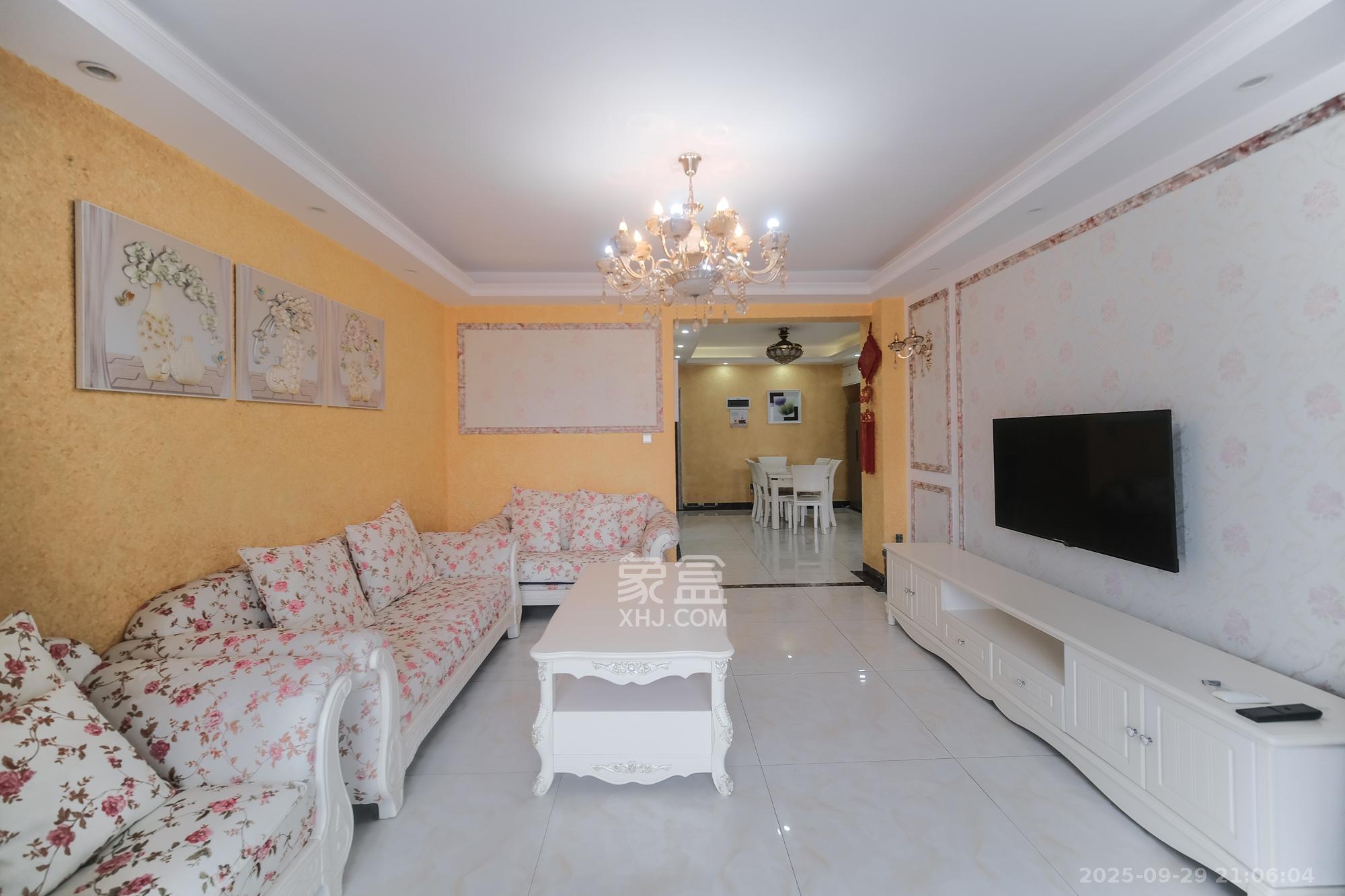 三一街区 3室2厅2卫 66.0万 三一街区 3室2厅2卫 66.0万客厅