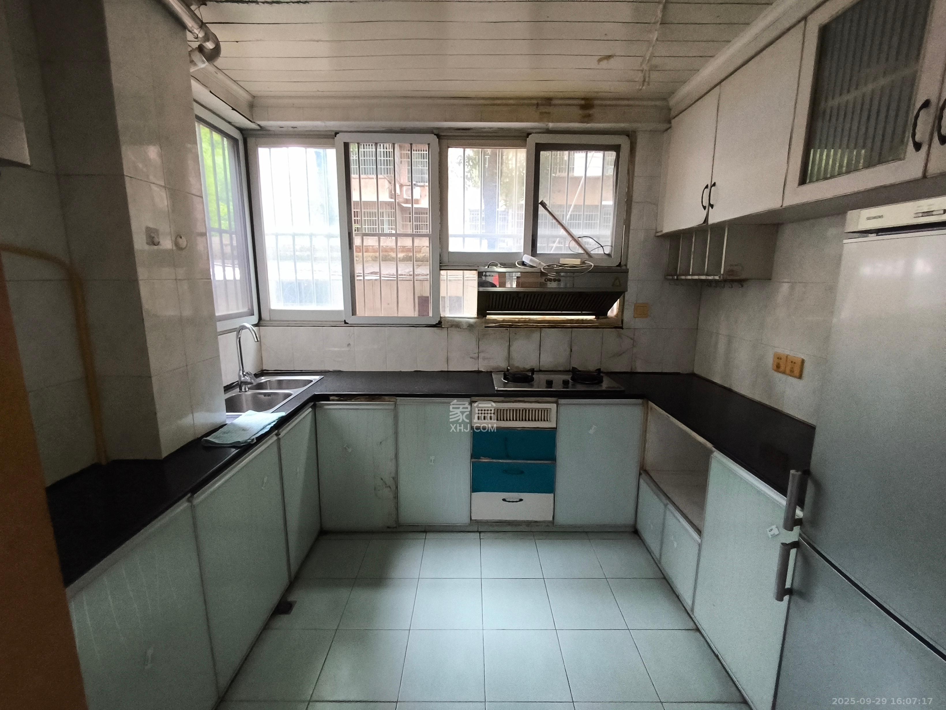 湘计花园  3室1厅1卫    2800.0元/月 湘计花园  3室1厅1卫    2800.0元/月室内图