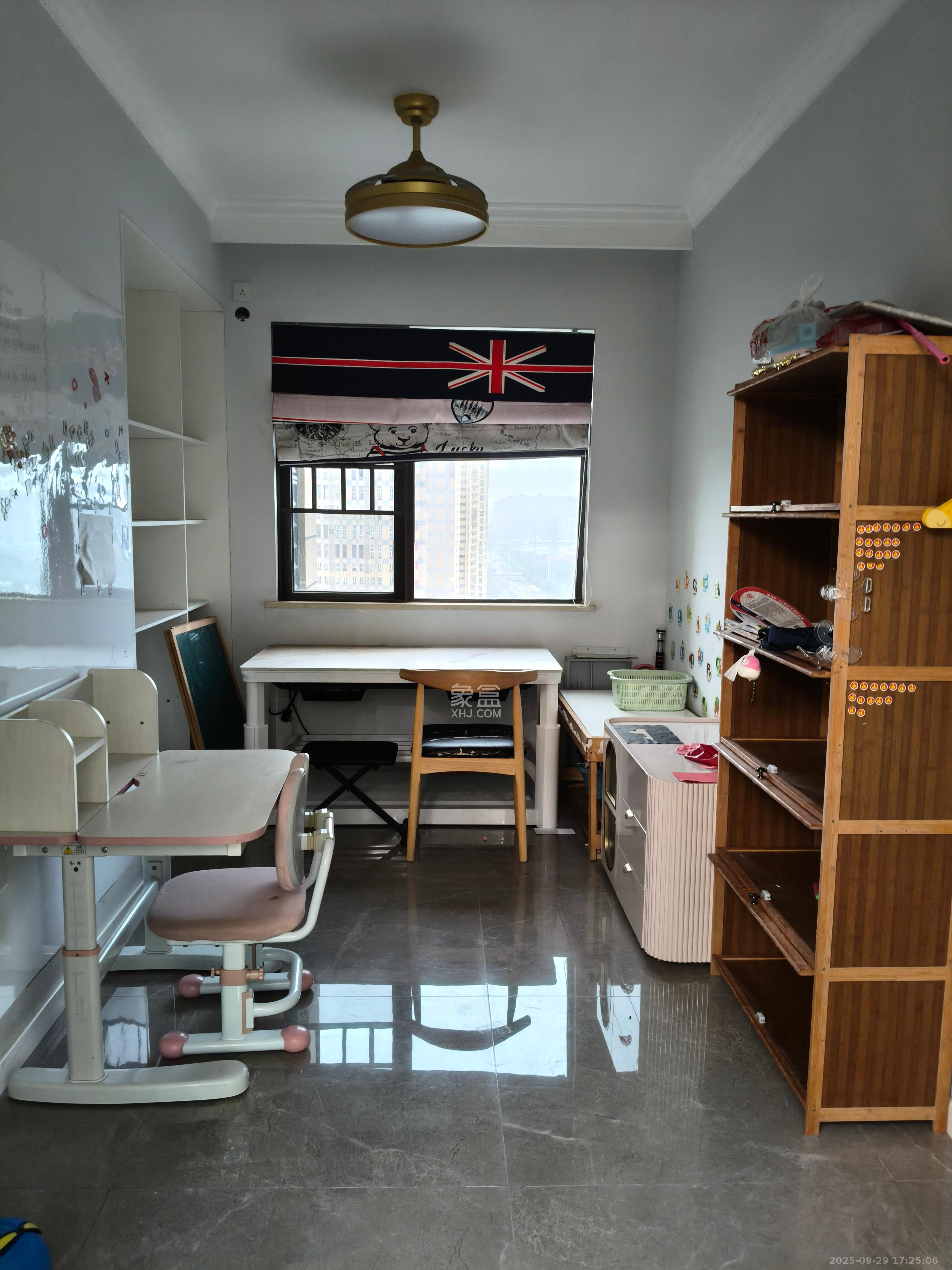 星湖湾二期高层 3室1厅2卫 2800.0元/月 星湖湾二期高层 3室1厅2卫 2800.0元/月室内图