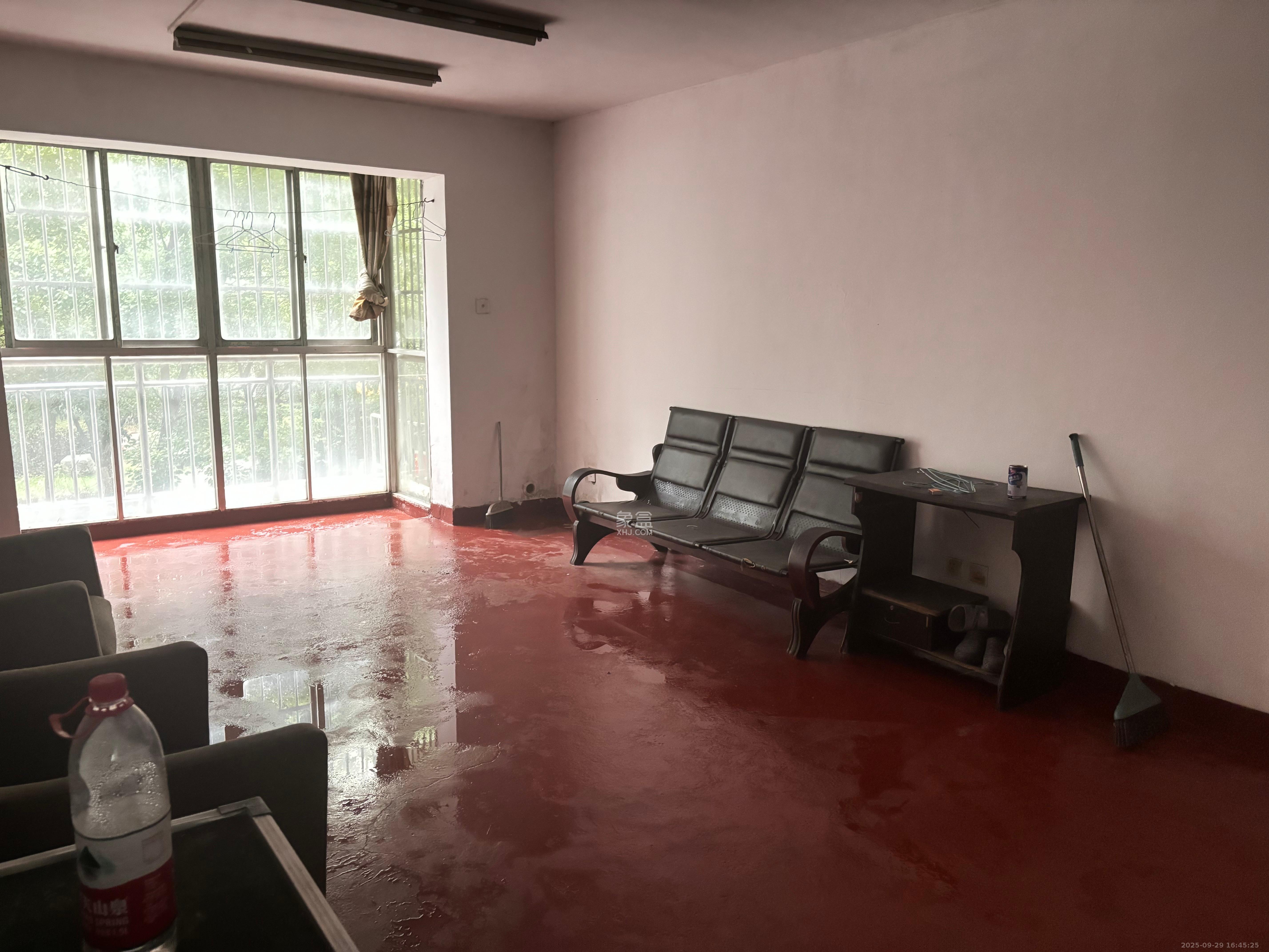 玛依拉山庄  1室0厅0卫    2000.0元/月 玛依拉山庄  1室0厅0卫    2000.0元/月