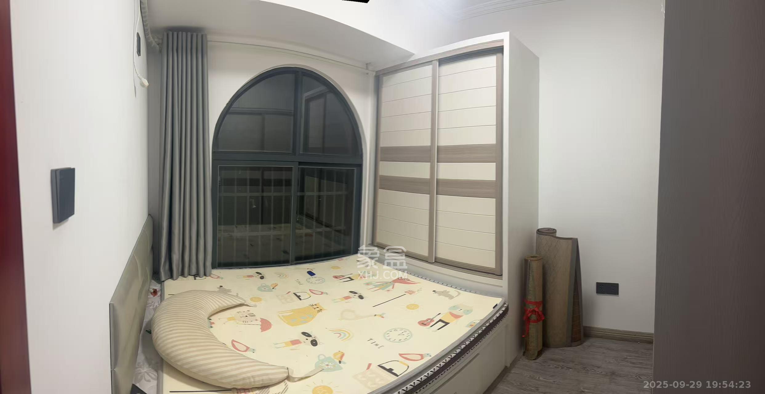 海德公园 3室2厅2卫 2000.0元/月 海德公园 3室2厅2卫 2000.0元/月室内图