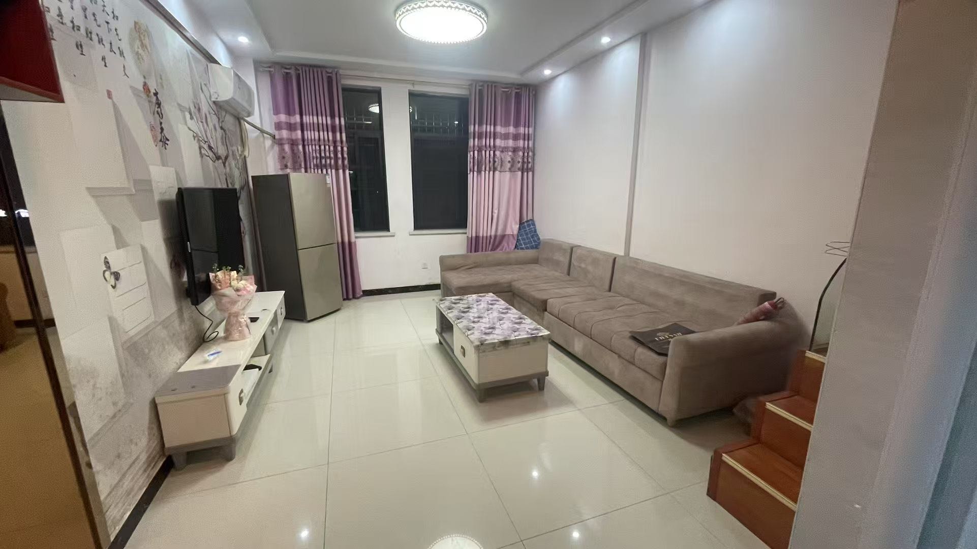 欣天蓝郡 1室1厅1卫 900.0元/月 欣天蓝郡 1室1厅1卫 900.0元/月室内图