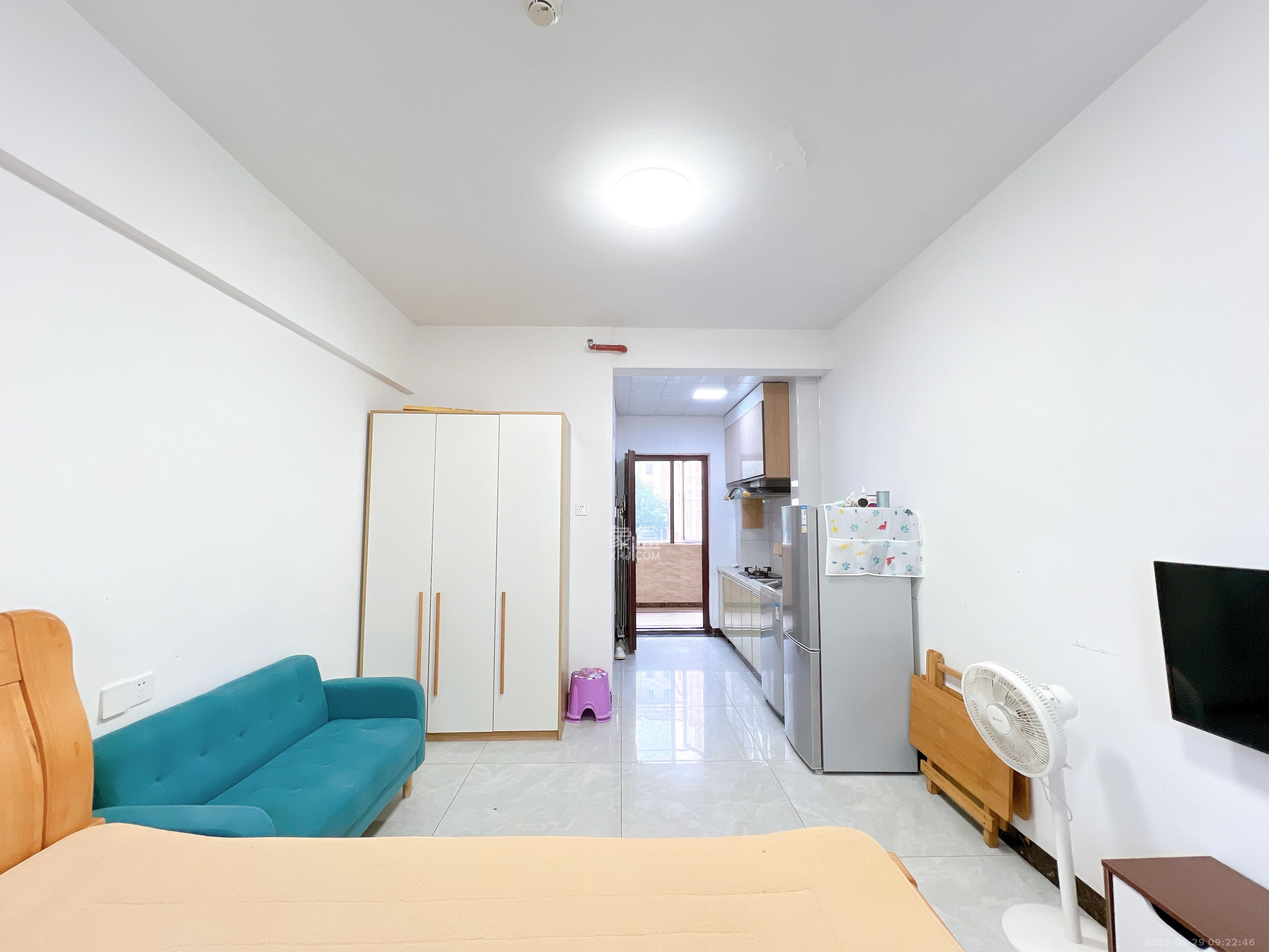 上园商住小区  1室1厅1卫    1500.0元/月室内图1