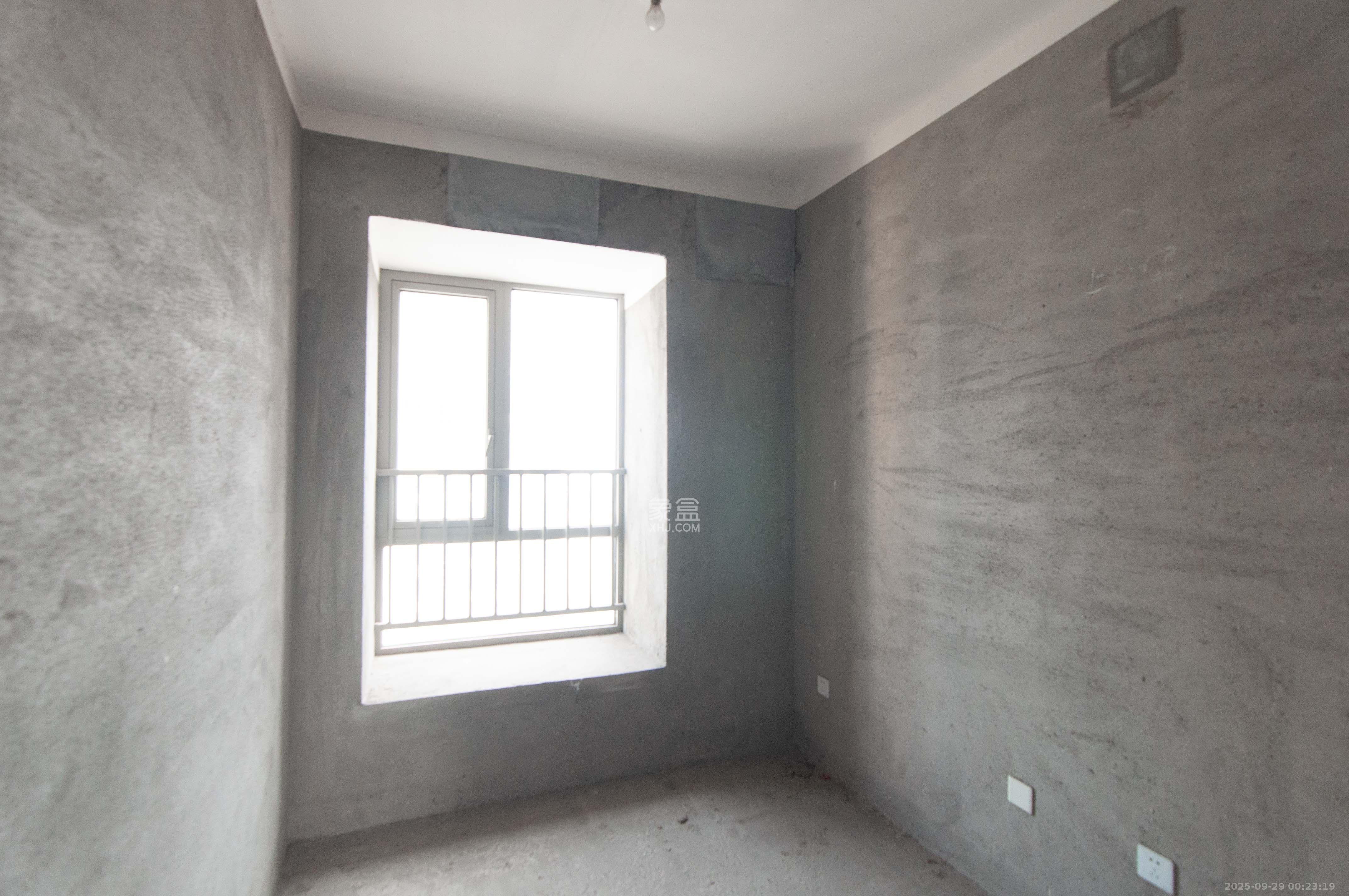 梅溪湖金茂湾 4室2厅2卫 180.0万 梅溪湖金茂湾 4室2厅2卫 180.0万其他