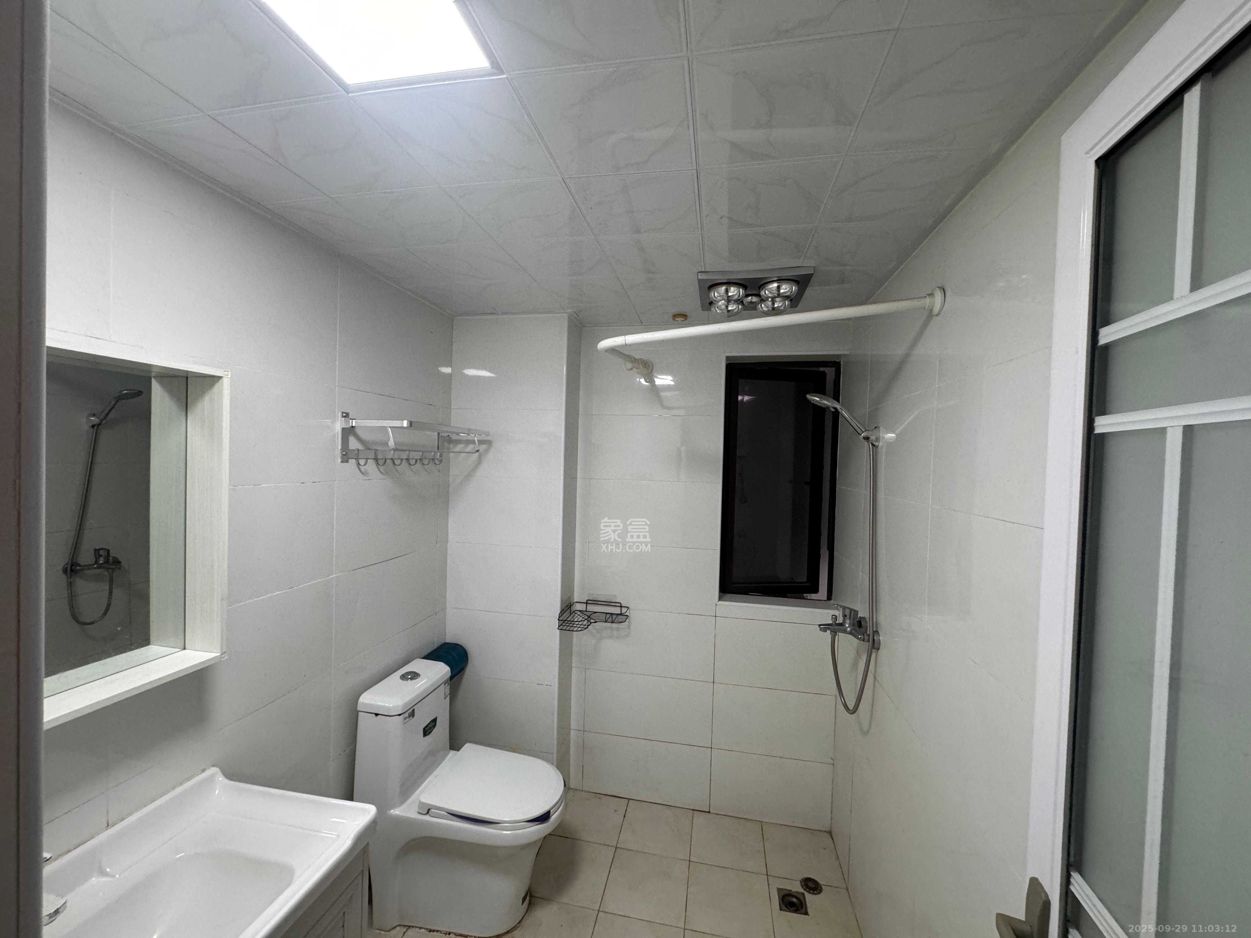 山语城三期 3室2厅1卫 1700.0元/月 山语城三期 3室2厅1卫 1700.0元/月室内图