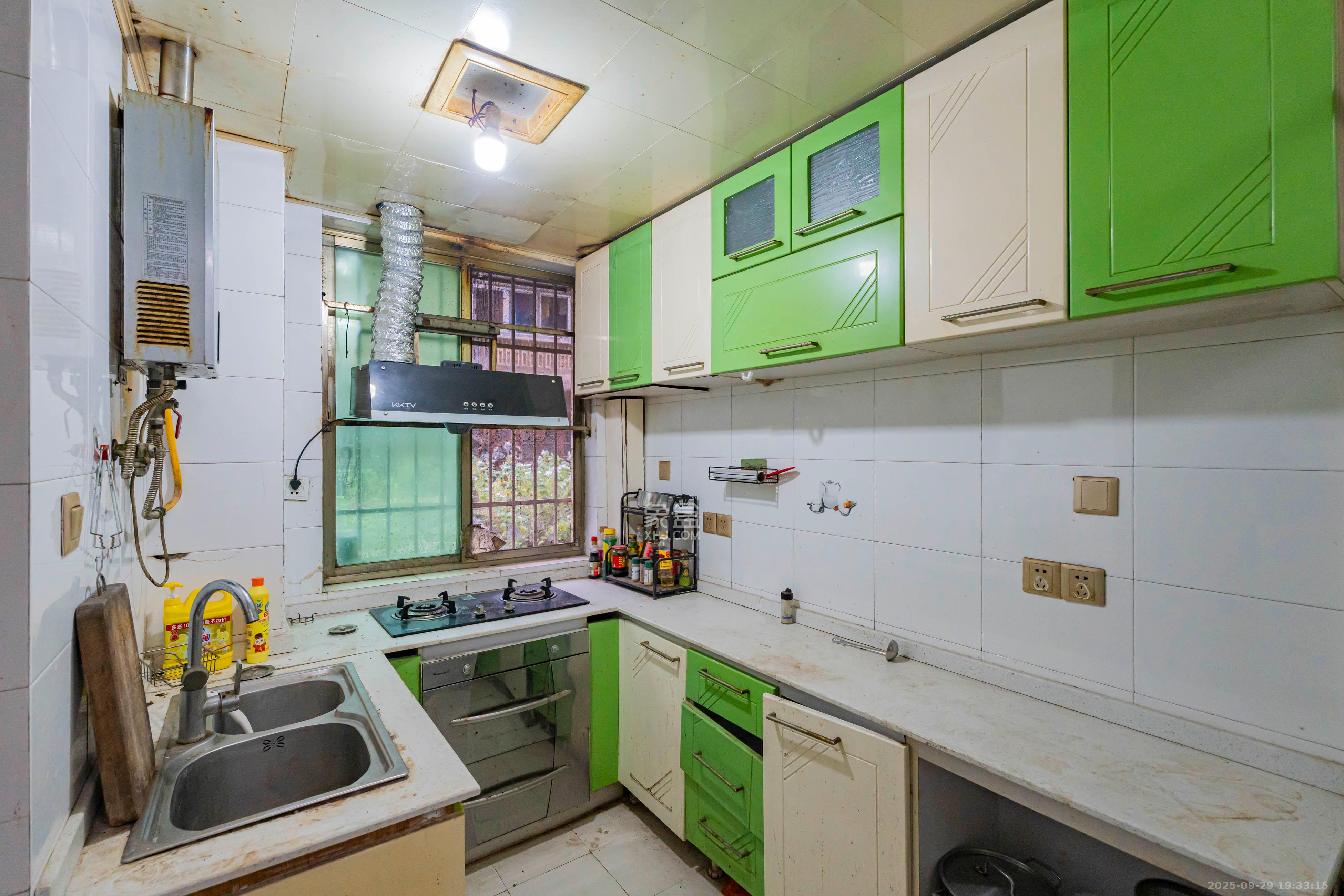 富湘园  3室2厅2卫    85.0万 富湘园  3室2厅2卫    85.0万厨房