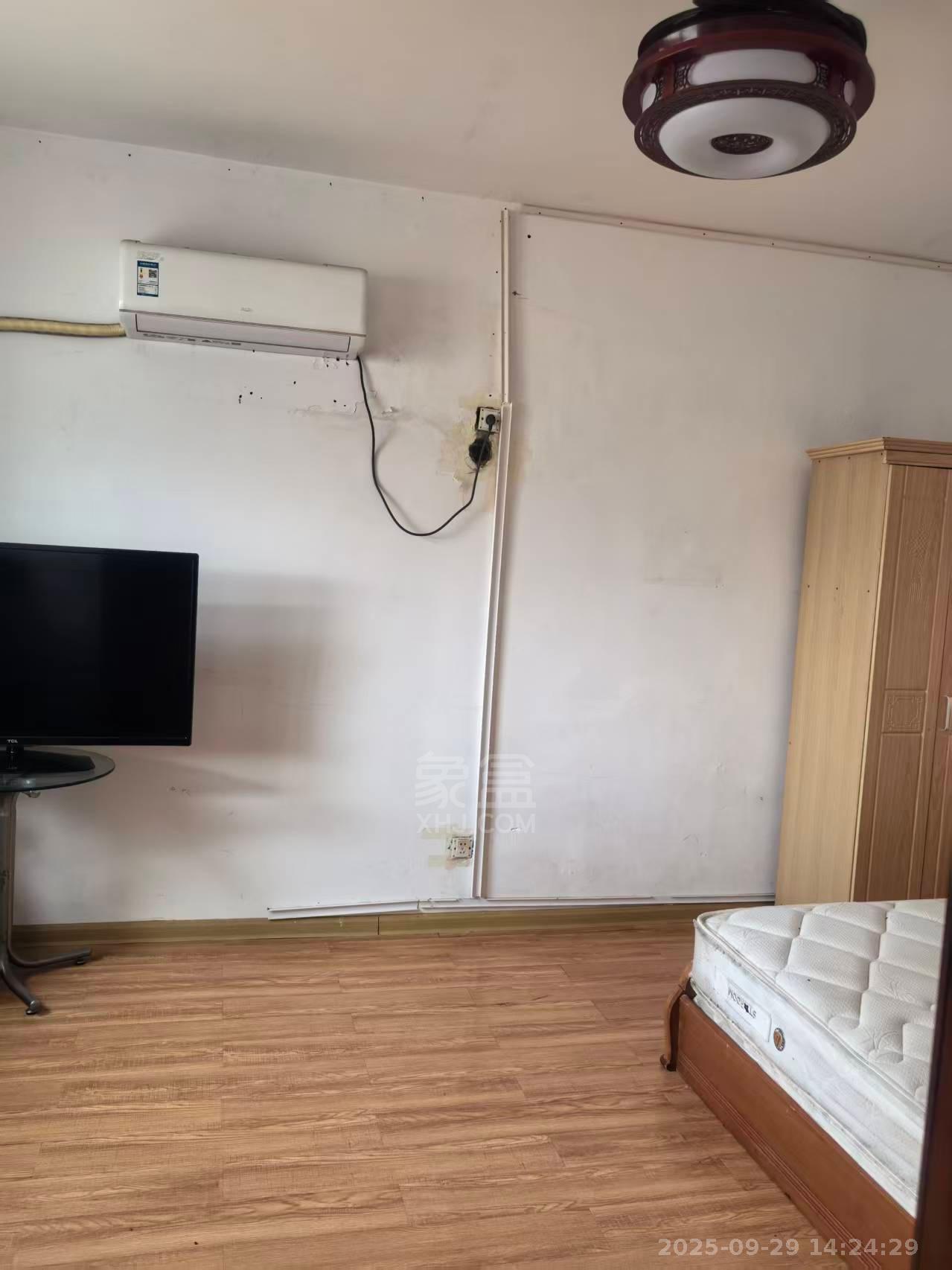 五景花苑 2室2厅1卫 1200.0元/月 五景花苑 2室2厅1卫 1200.0元/月室内图