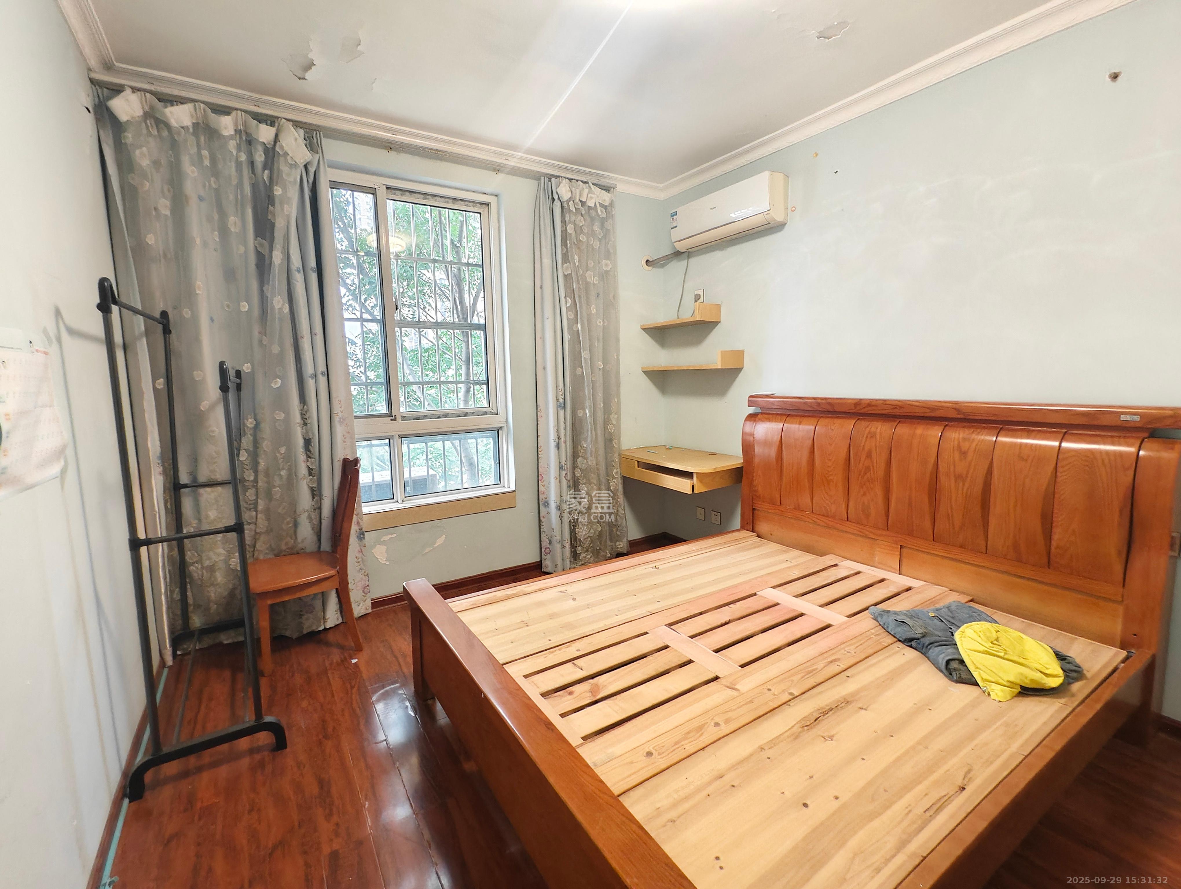 山水湾 3室2厅1卫 1350.0元/月 山水湾 3室2厅1卫 1350.0元/月室内图