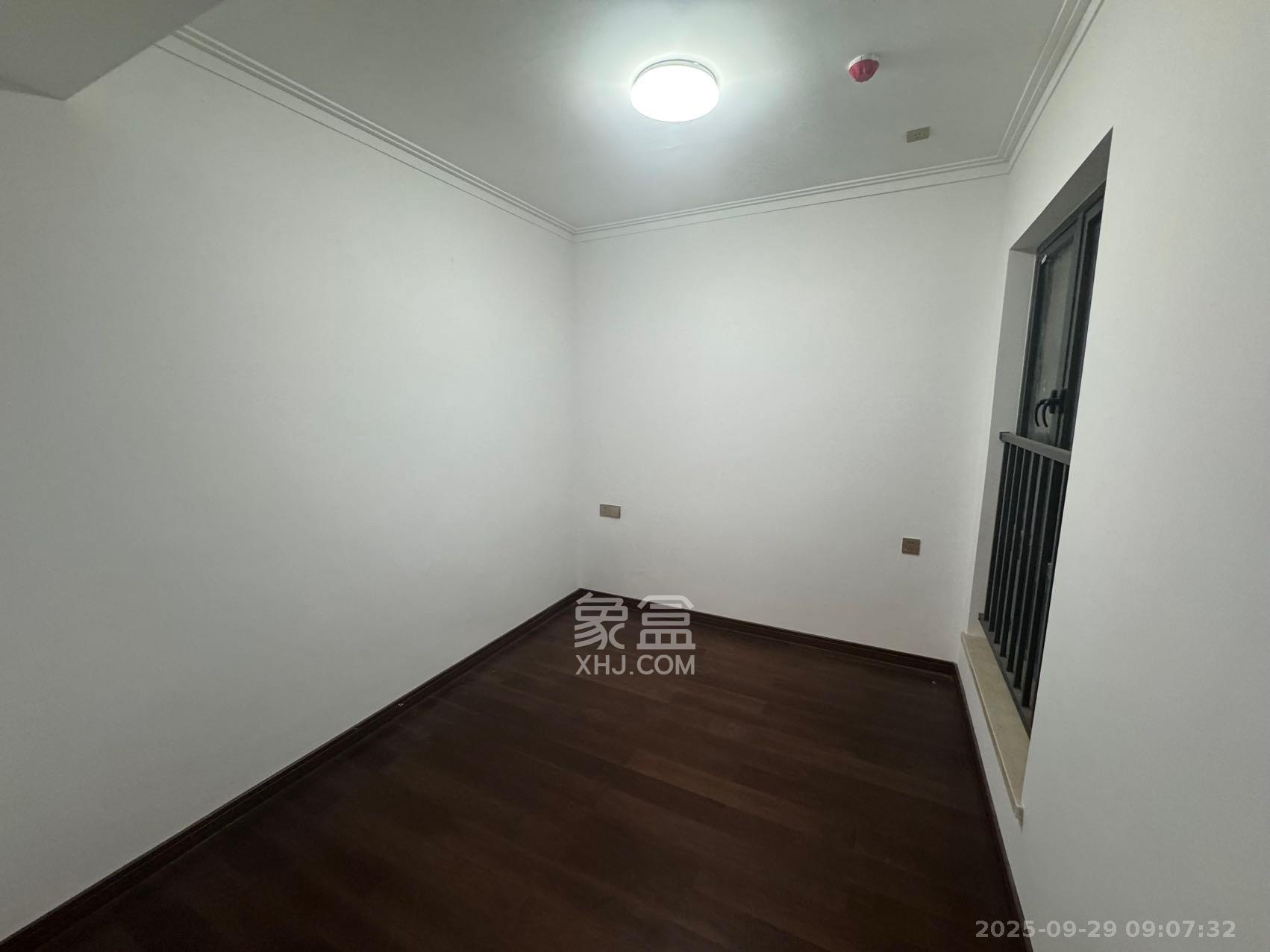 绿地长沙城际空间站（绿地新里佳苑）  3室2厅2卫    3100.0元/月室内图