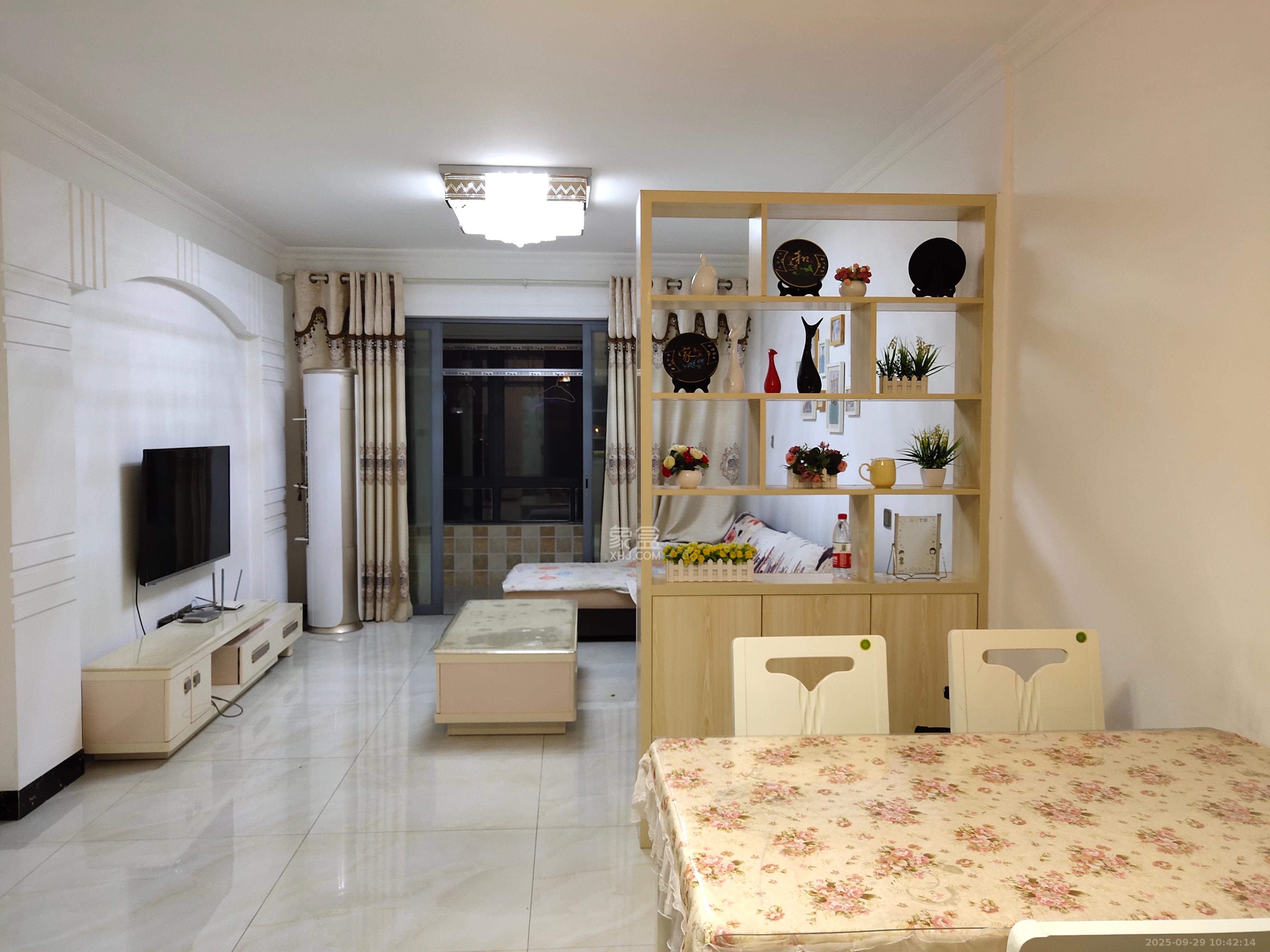 嘉宇盛世华章 3室2厅1卫 2700.0元/月 嘉宇盛世华章 3室2厅1卫 2700.0元/月室内图