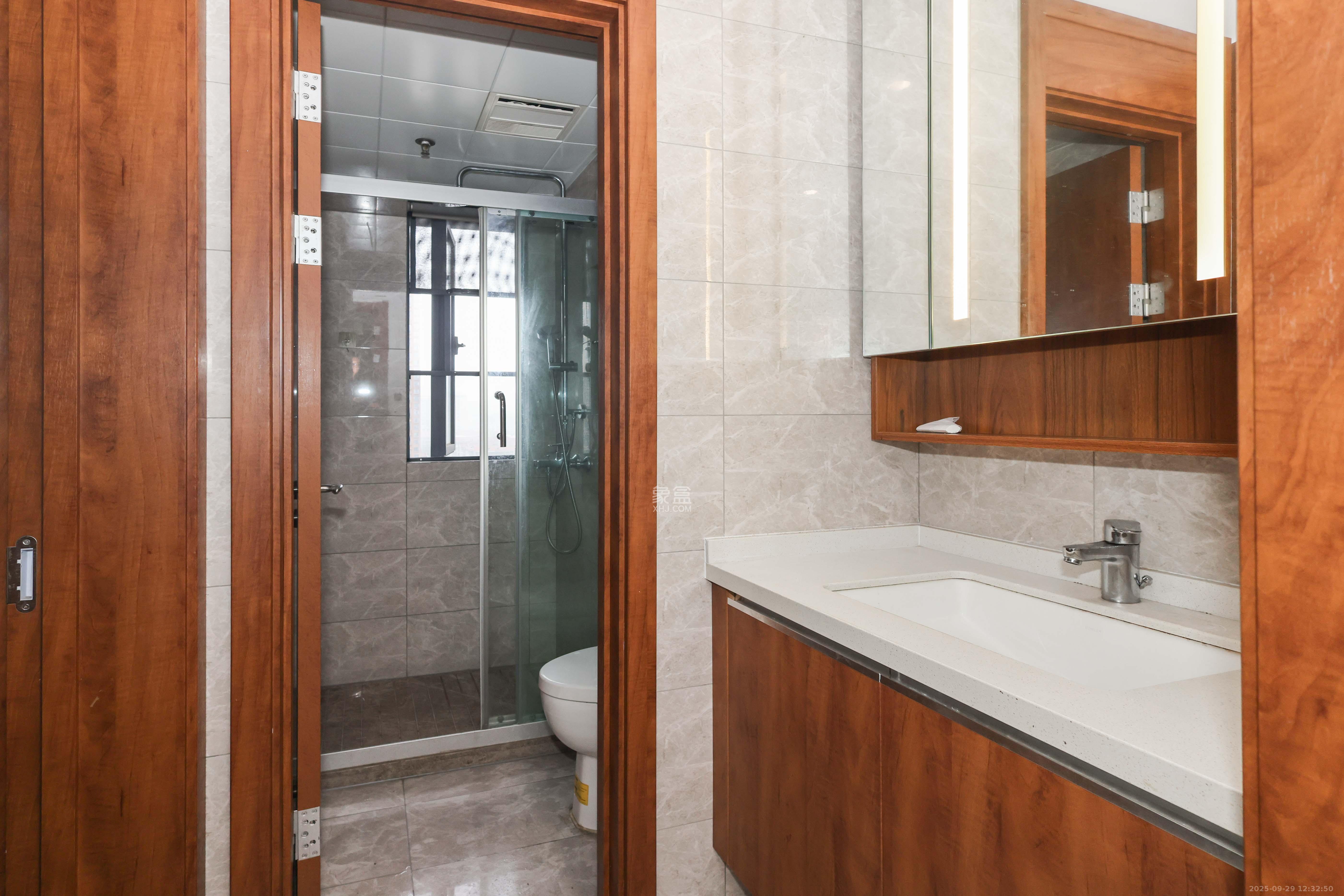 梅溪悦章 4室2厅2卫 139.0万 梅溪悦章 4室2厅2卫 139.0万卫生间