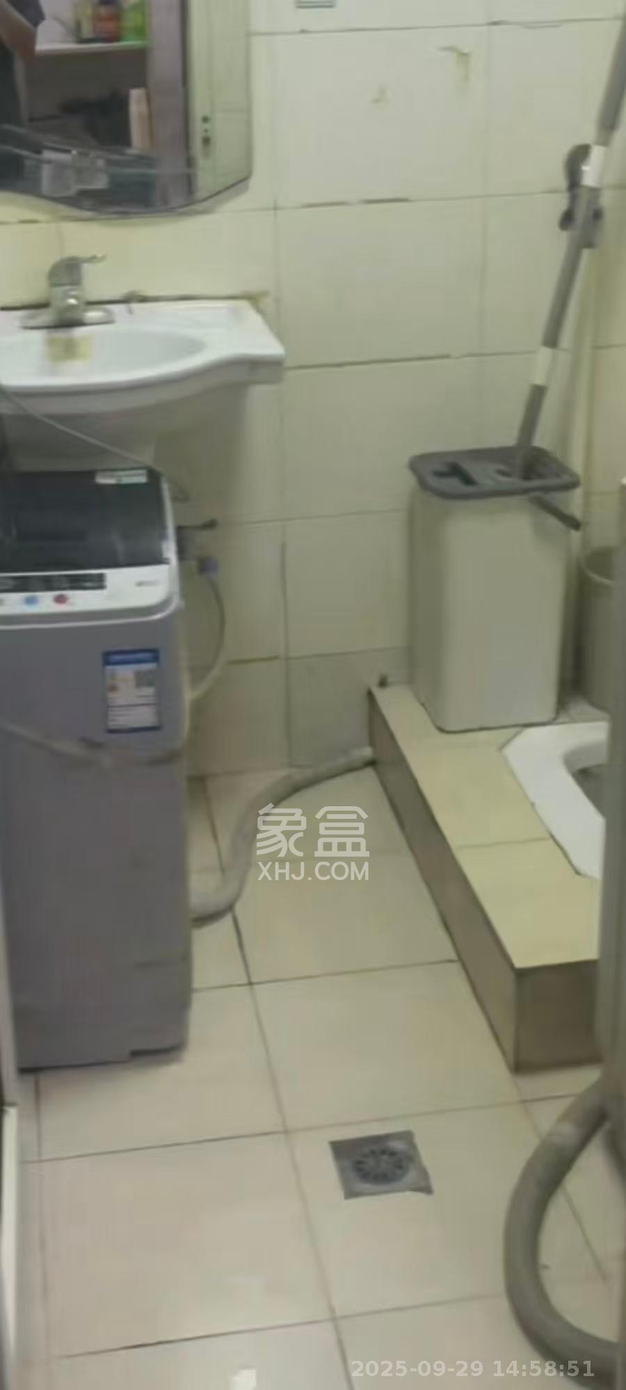 芙蓉同发 1室1厅1卫 1400.0元/月 芙蓉同发 1室1厅1卫 1400.0元/月室内图