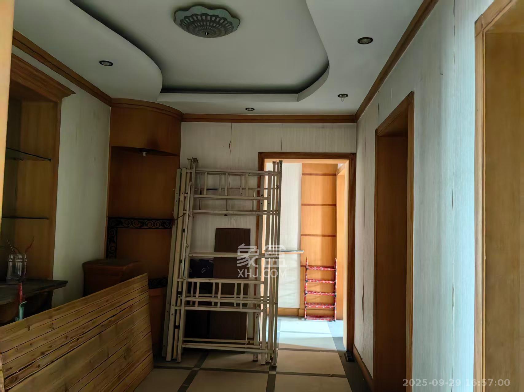 海威大厦 3室1厅1卫 1800.0元/月 海威大厦 3室1厅1卫 1800.0元/月室内图