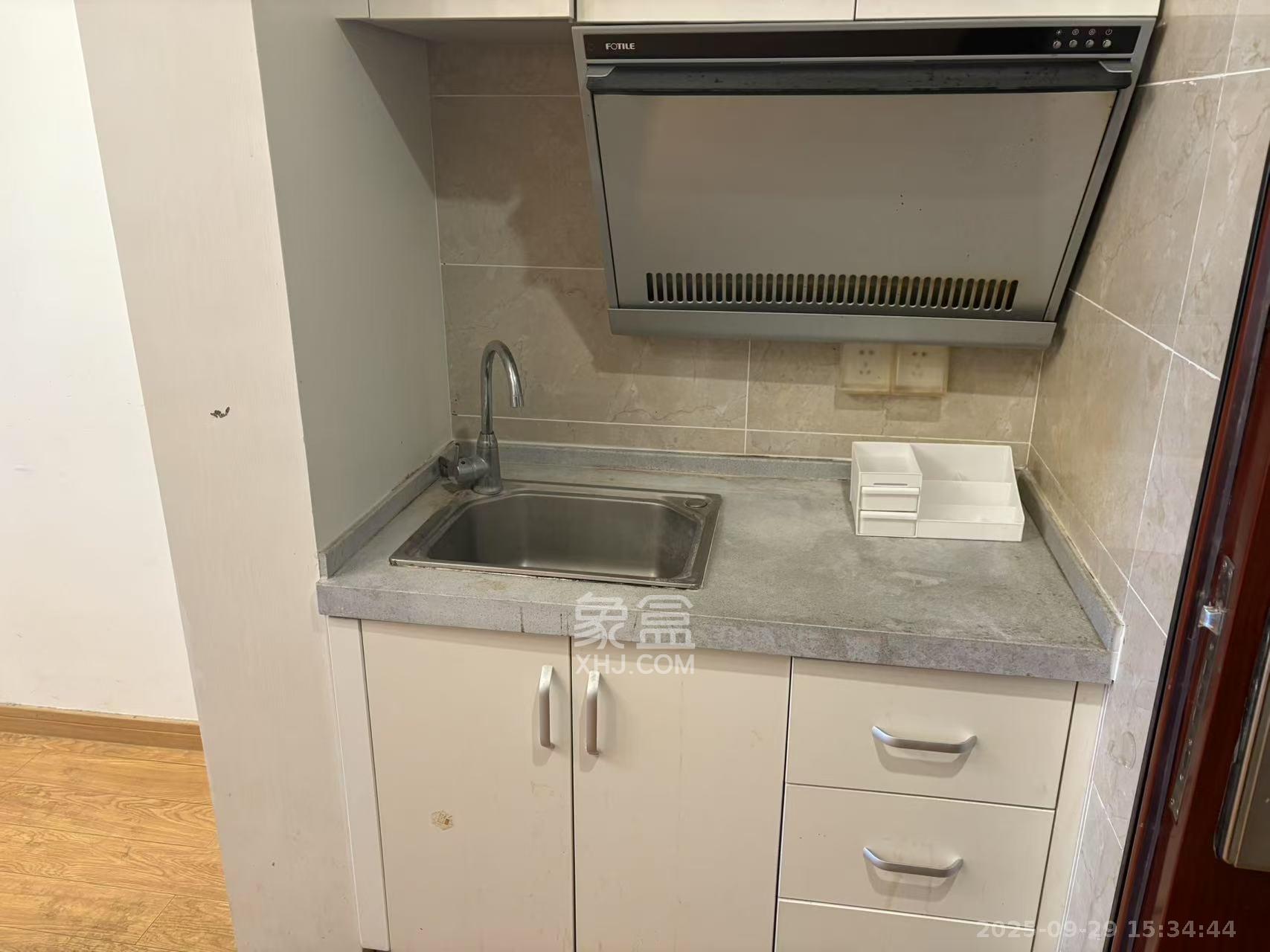 荣泰广场  1室1厅1卫   1300.00元/月室内图
