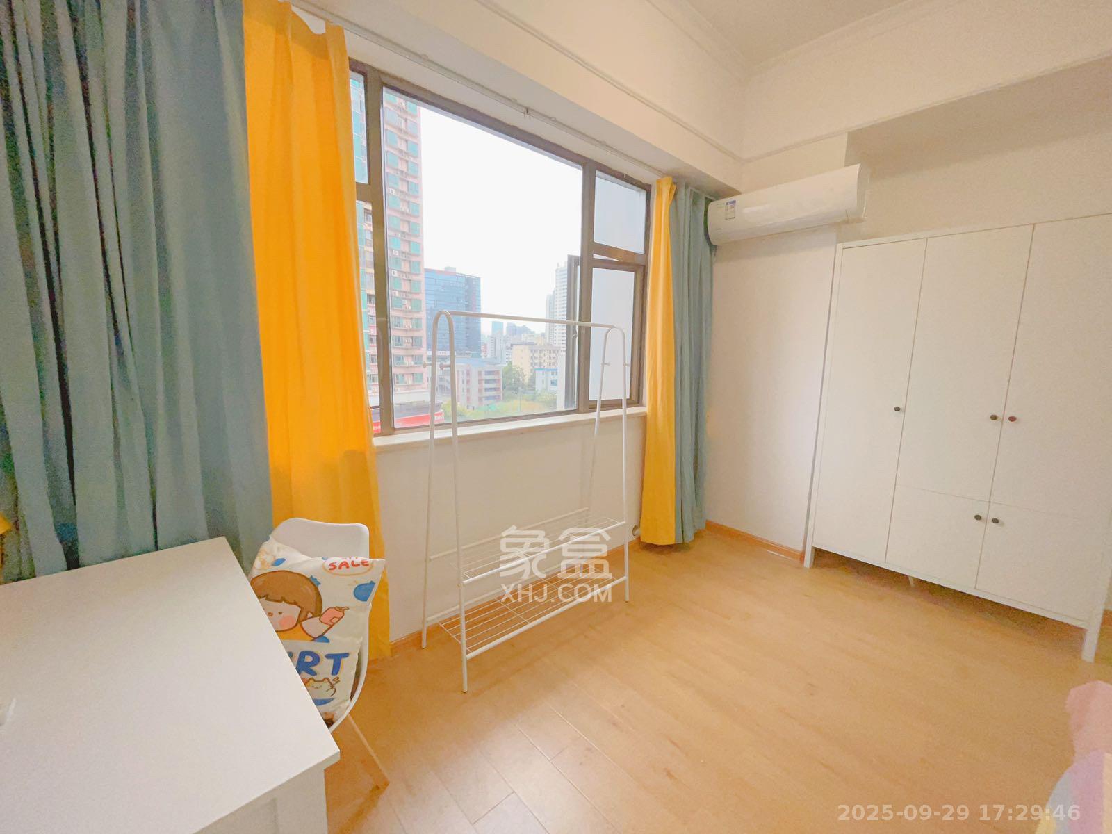 昊天大厦 1室1厅1卫 2000.0元/月 昊天大厦 1室1厅1卫 2000.0元/月室内图