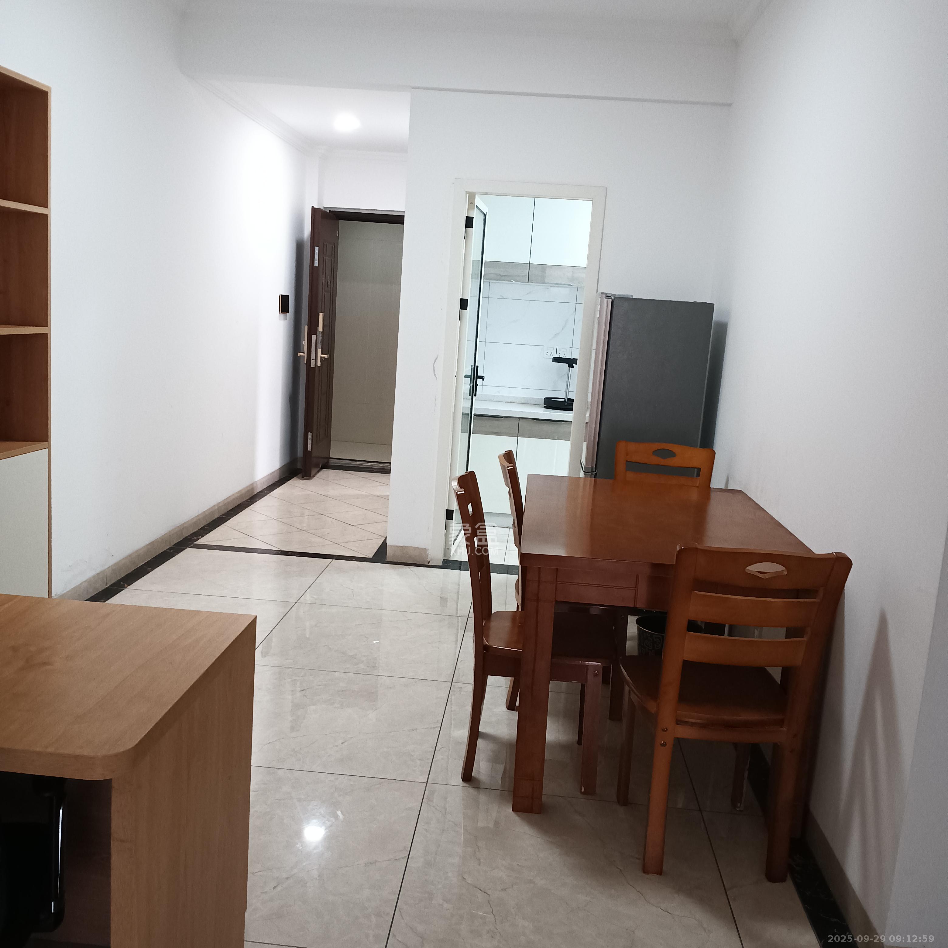 恒基凯旋门三期  3室2厅1卫    2200.0元/月室内图