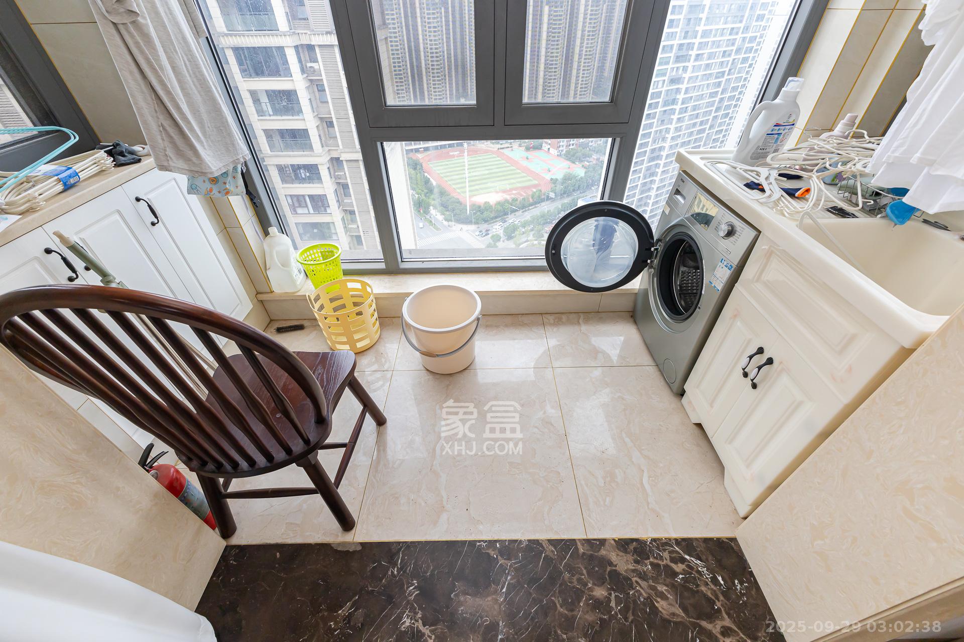 润和滨江府  4室2厅2卫    142.0万阳台