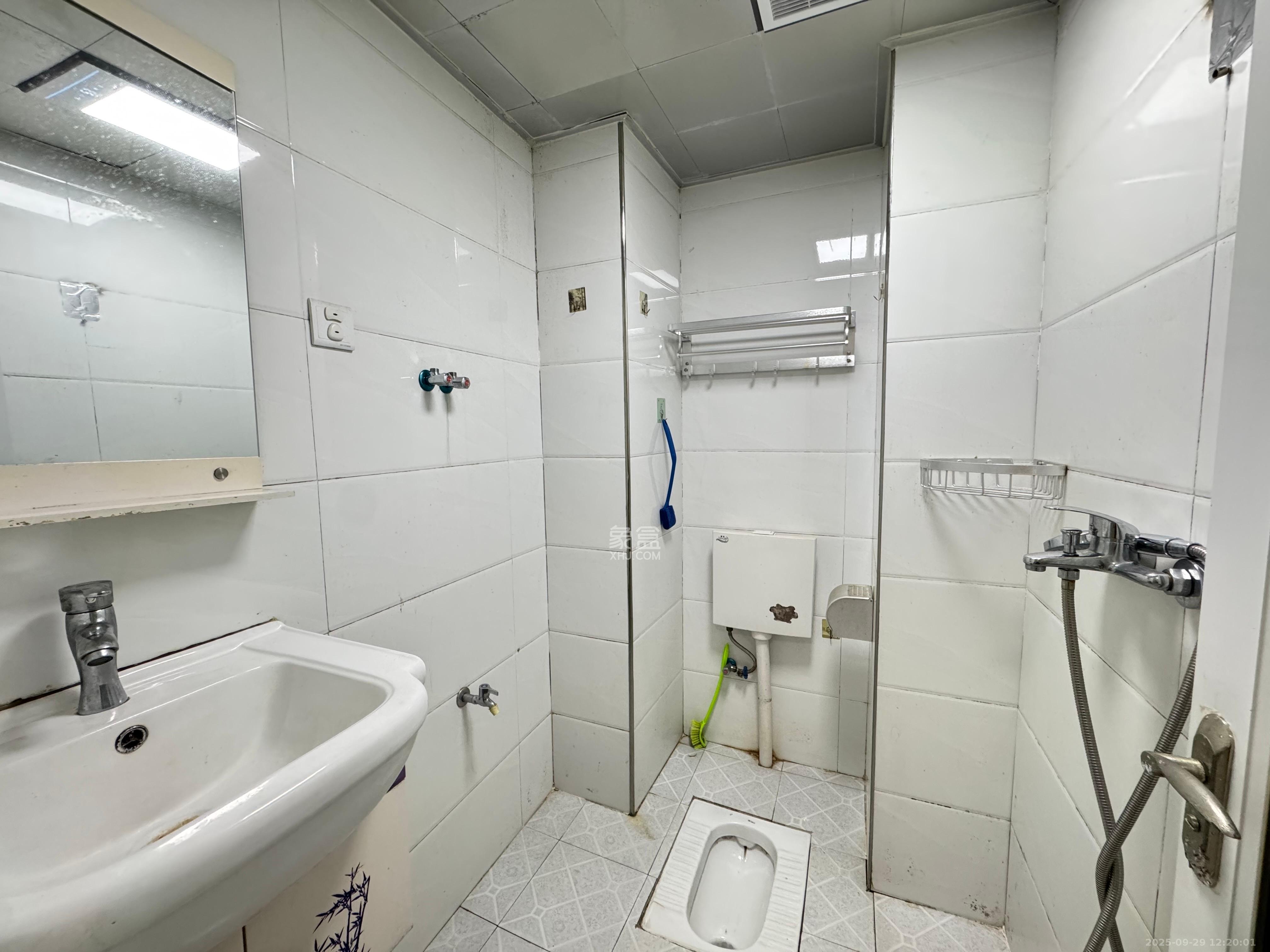 同鑫家园  1室1厅1卫    1400.0元/月室内图