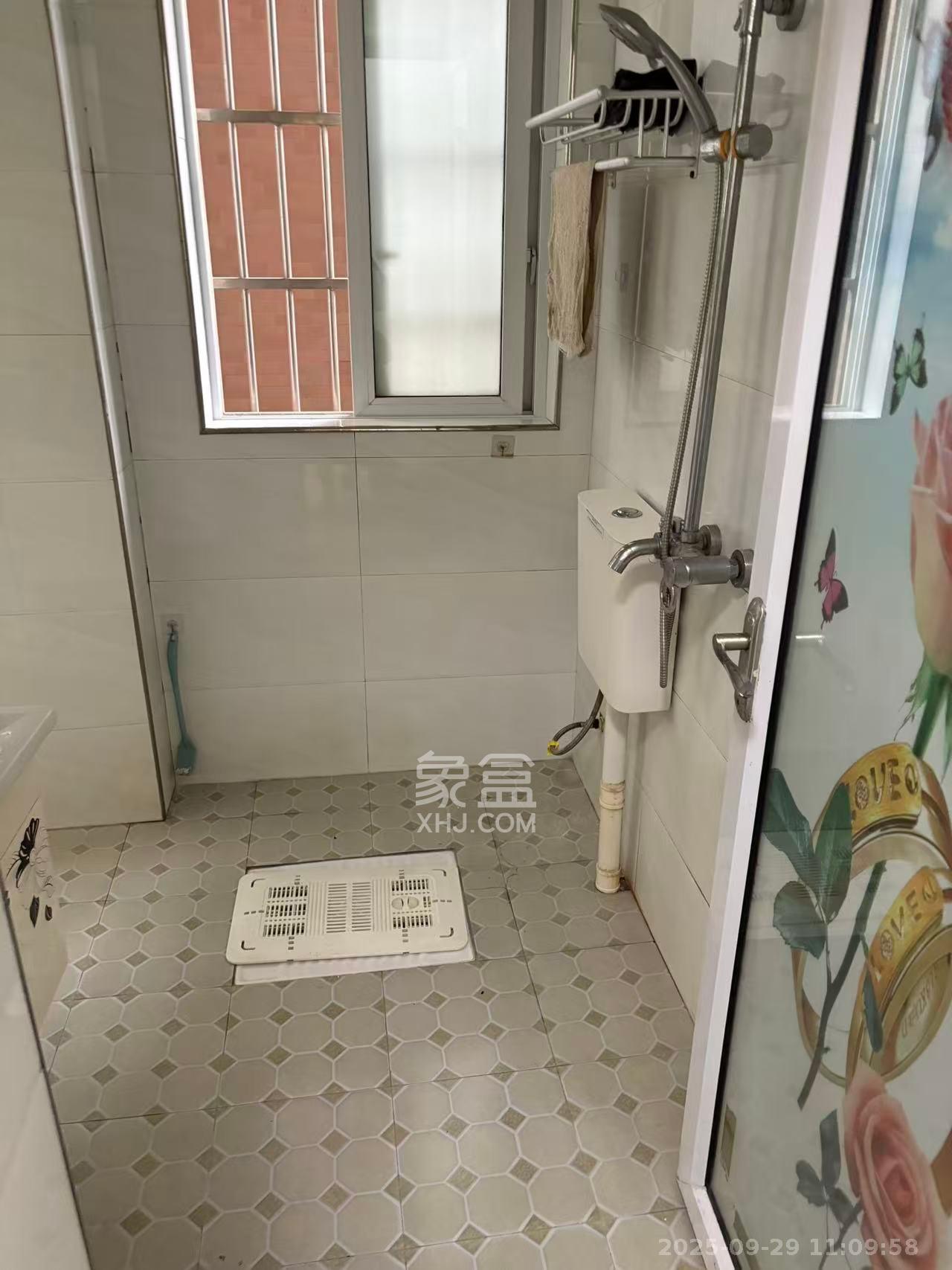 泊林晶城  2室2厅1卫   1600.00元/月室内图