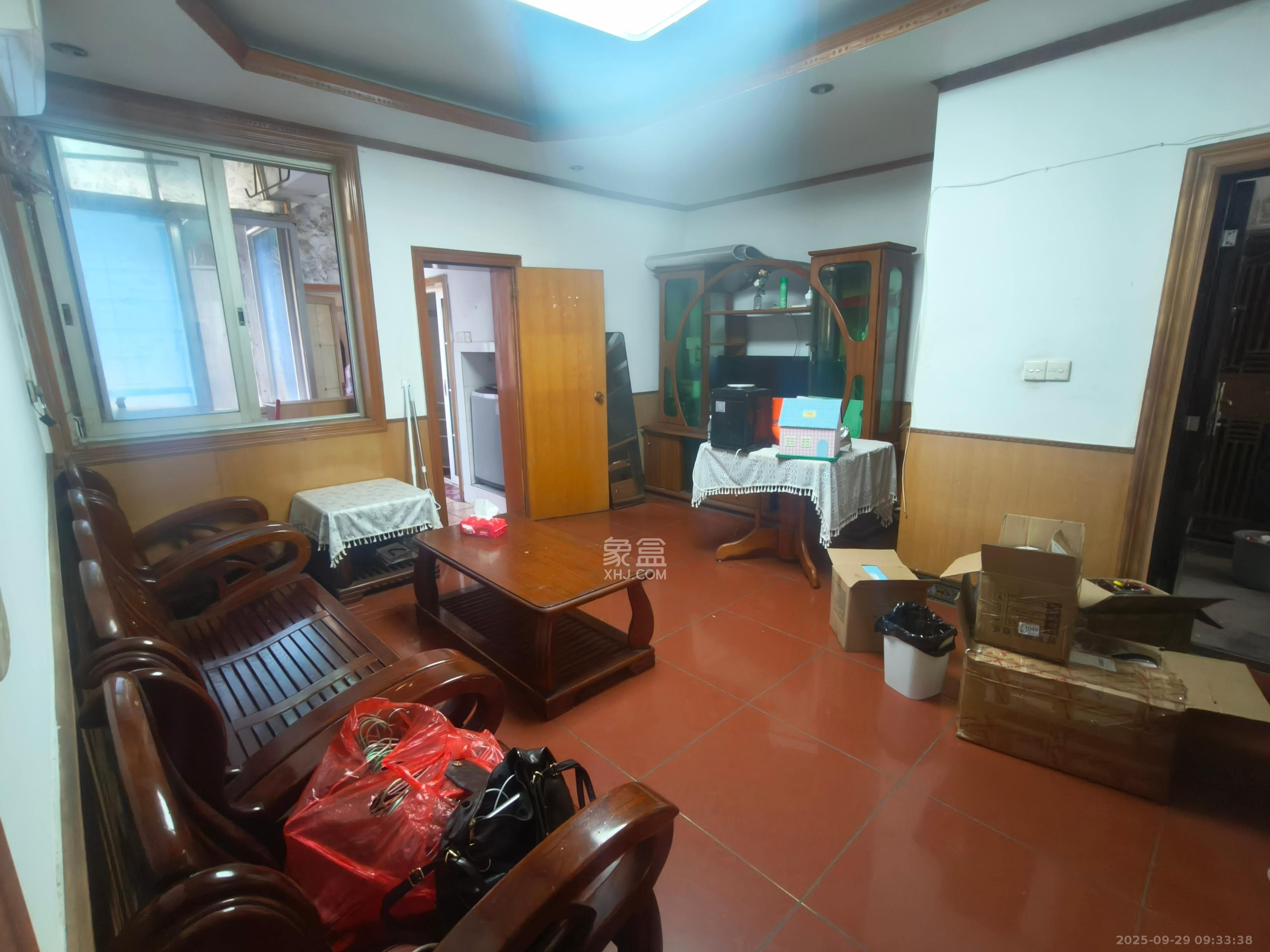 市直属机关宿舍 3室1厅1卫 1400.0元/月 市直属机关宿舍 3室1厅1卫 1400.0元/月室内图