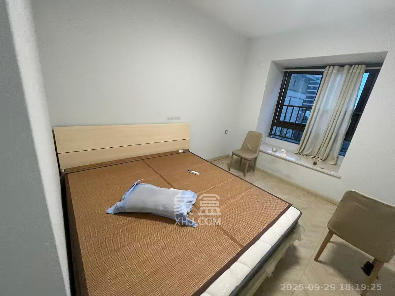 龙湖春江悦茗  4室2厅2卫    2900.0元/月室内图