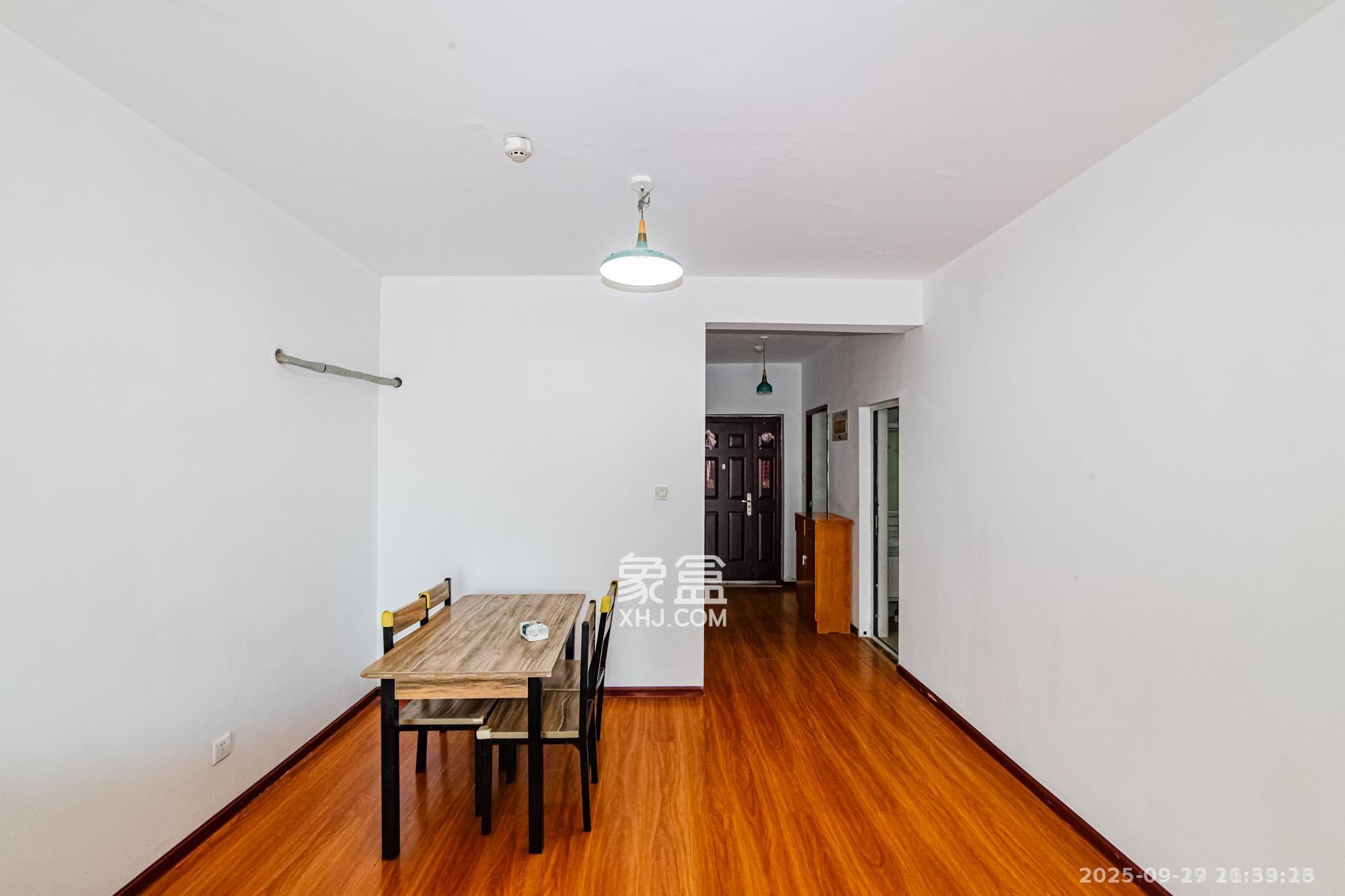 北辰三角洲E6区 3室2厅2卫 3100.0元/月 北辰三角洲E6区 3室2厅2卫 3100.0元/月室内图