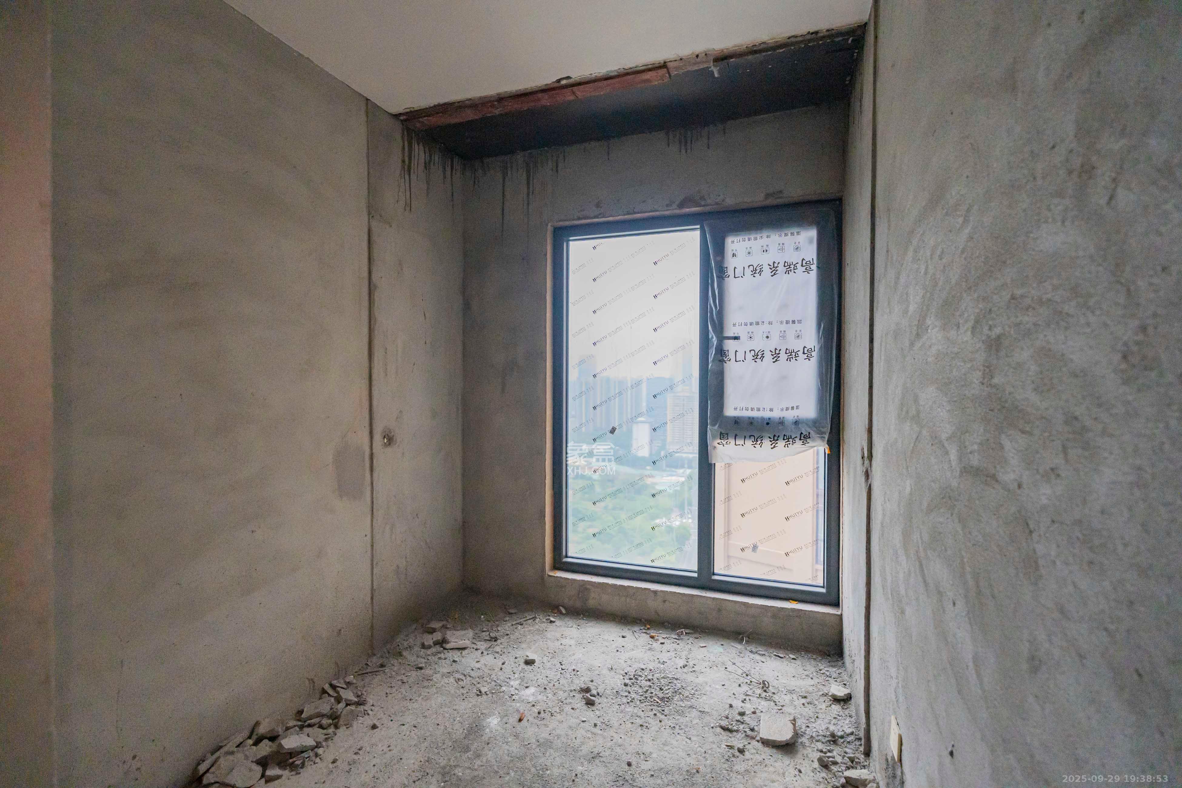 上园商住小区 4室1厅1卫 105.0万 上园商住小区 4室1厅1卫 105.0万卧室