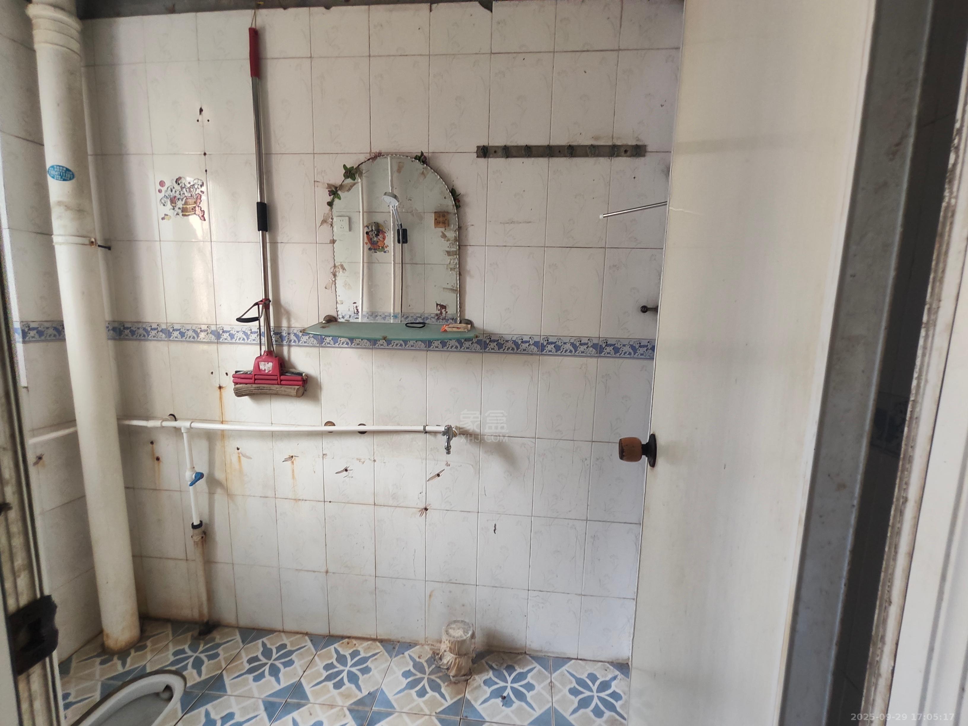 石塘冲 2室2厅1卫 800.0元/月 石塘冲 2室2厅1卫 800.0元/月室内图